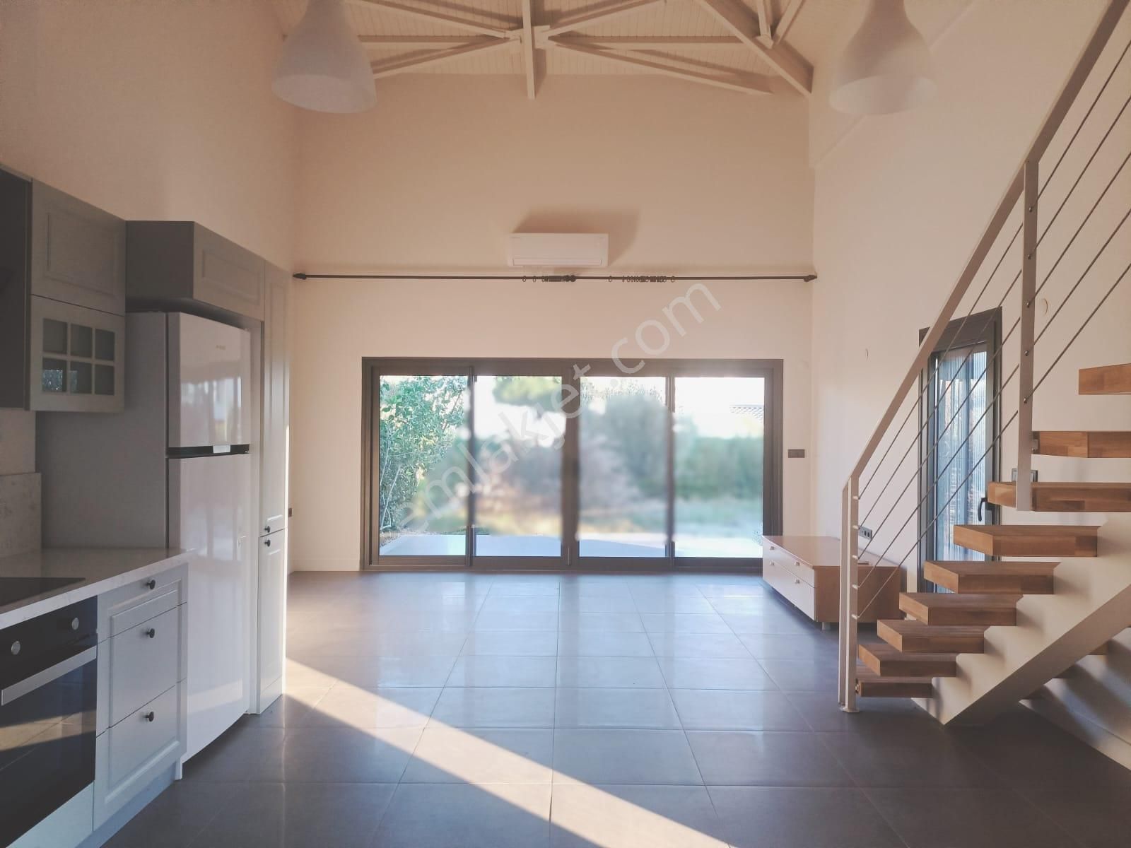 Çeşme Dalyan Marina Yakını Yıllık Kiralık Dubleks - Görsel 9