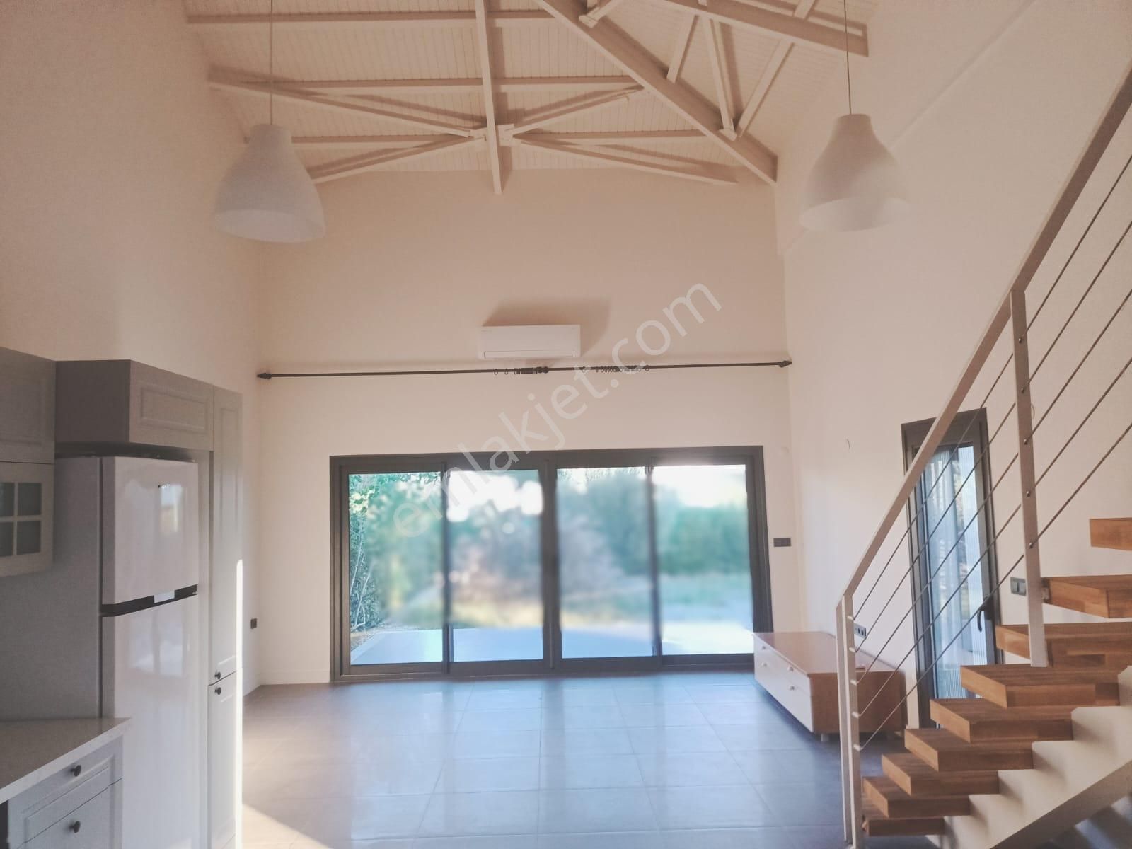 Çeşme Dalyan Marina Yakını Yıllık Kiralık Dubleks - Görsel 14