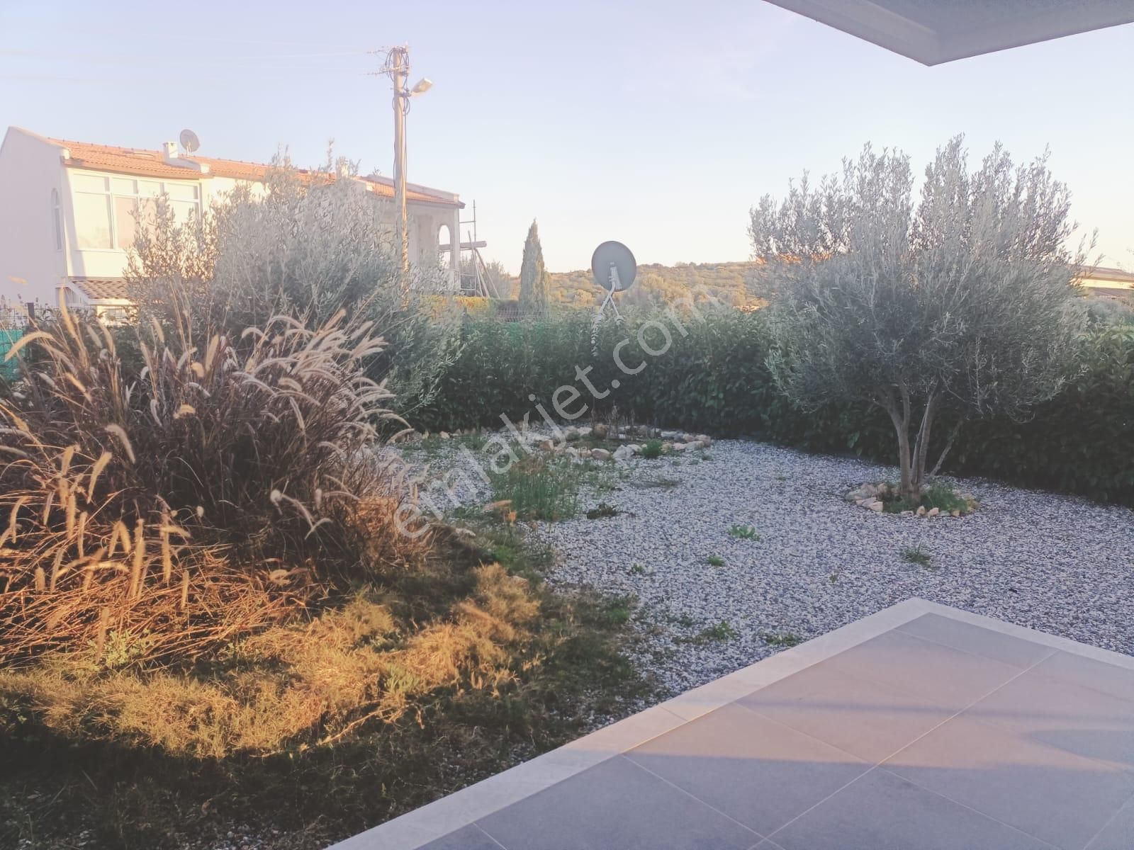 Çeşme Dalyan Marina Yakını Yıllık Kiralık Dubleks - Görsel 18