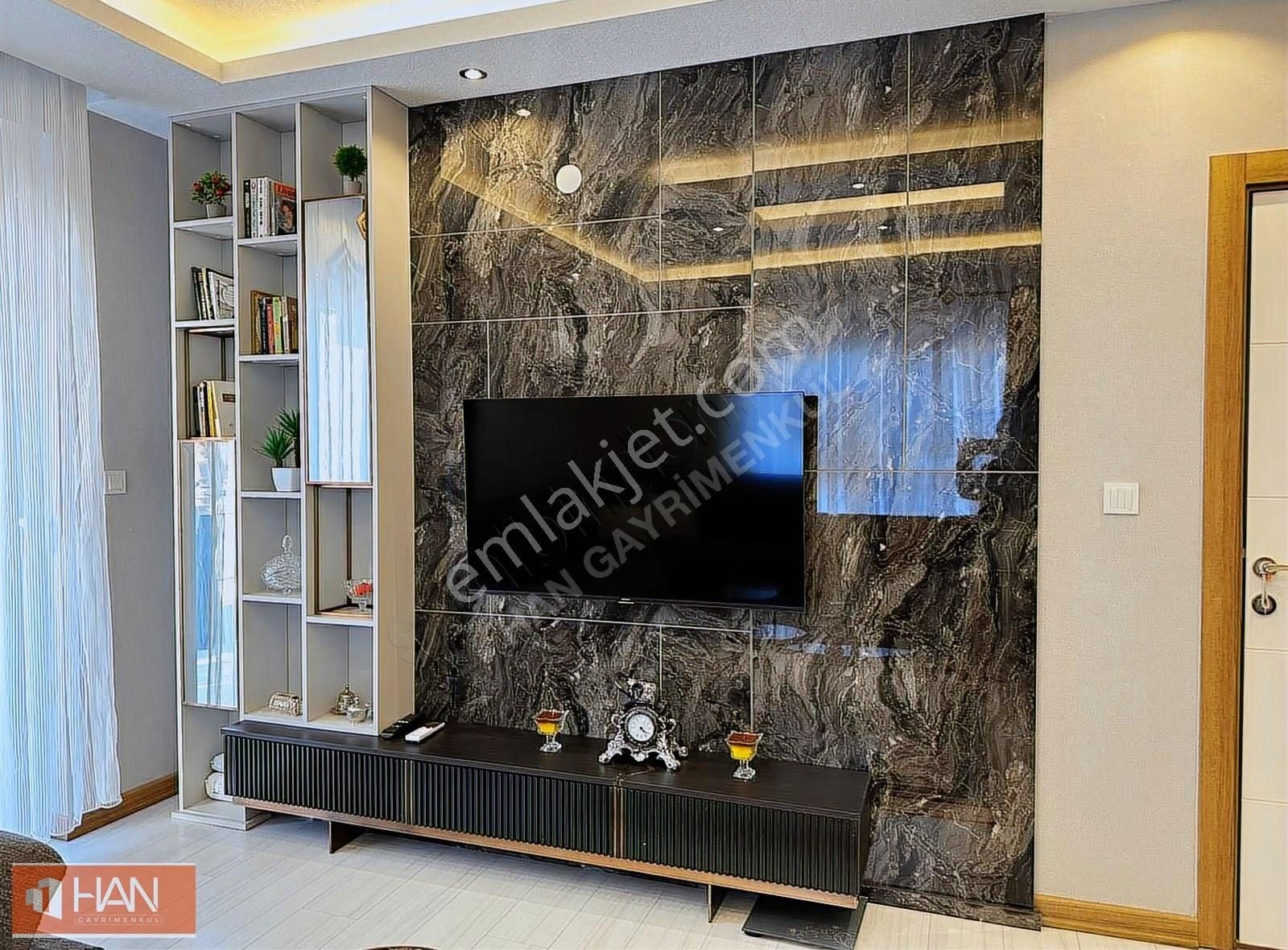 V. Aydoğmuş'da 3+1 Ekstralı Han Gibi Satılık Daire - Görsel 2