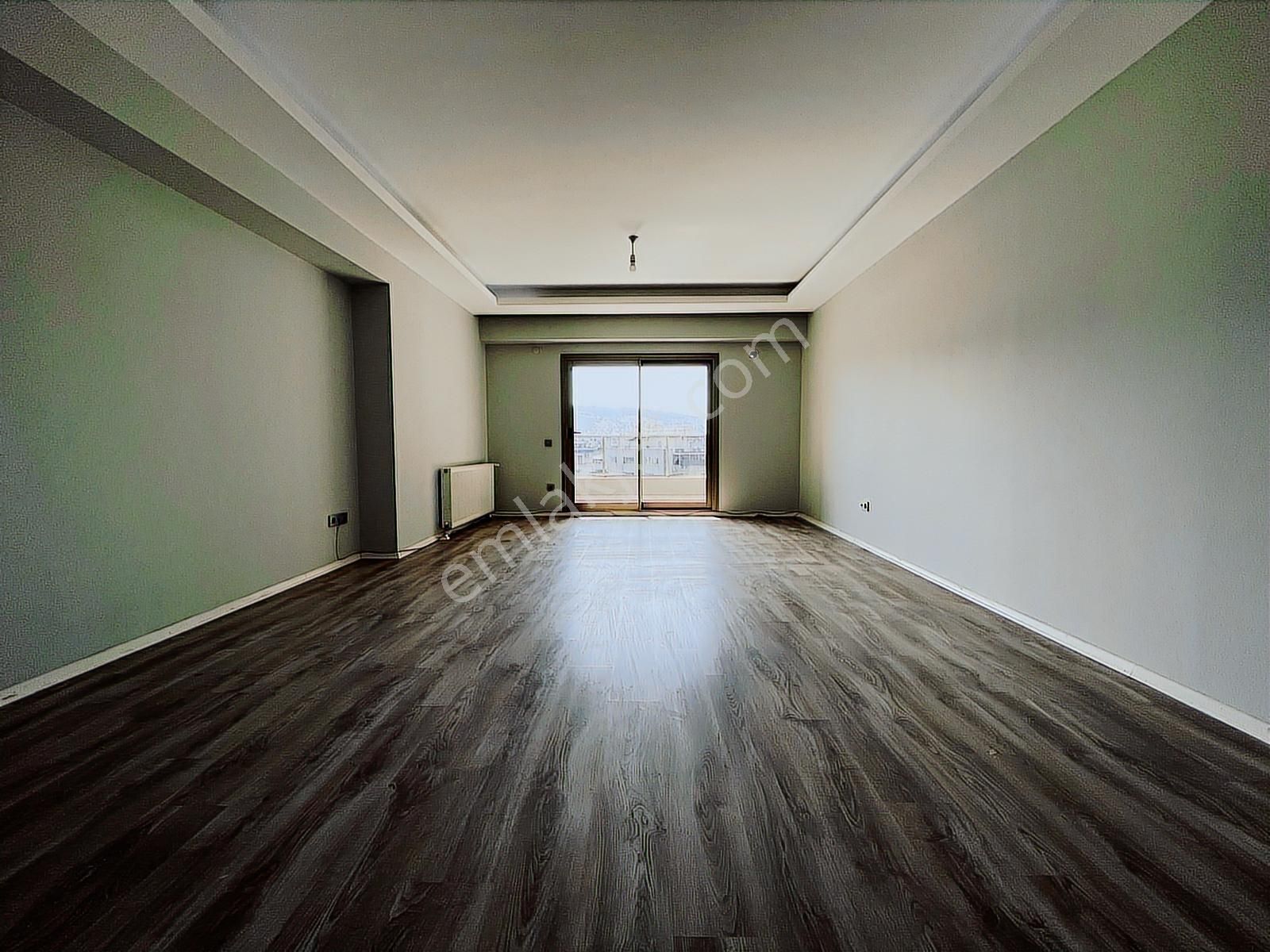 Bornova Goldiva Kuzey'de 5.kat 3+1 Kiralık Daire - Görsel 18