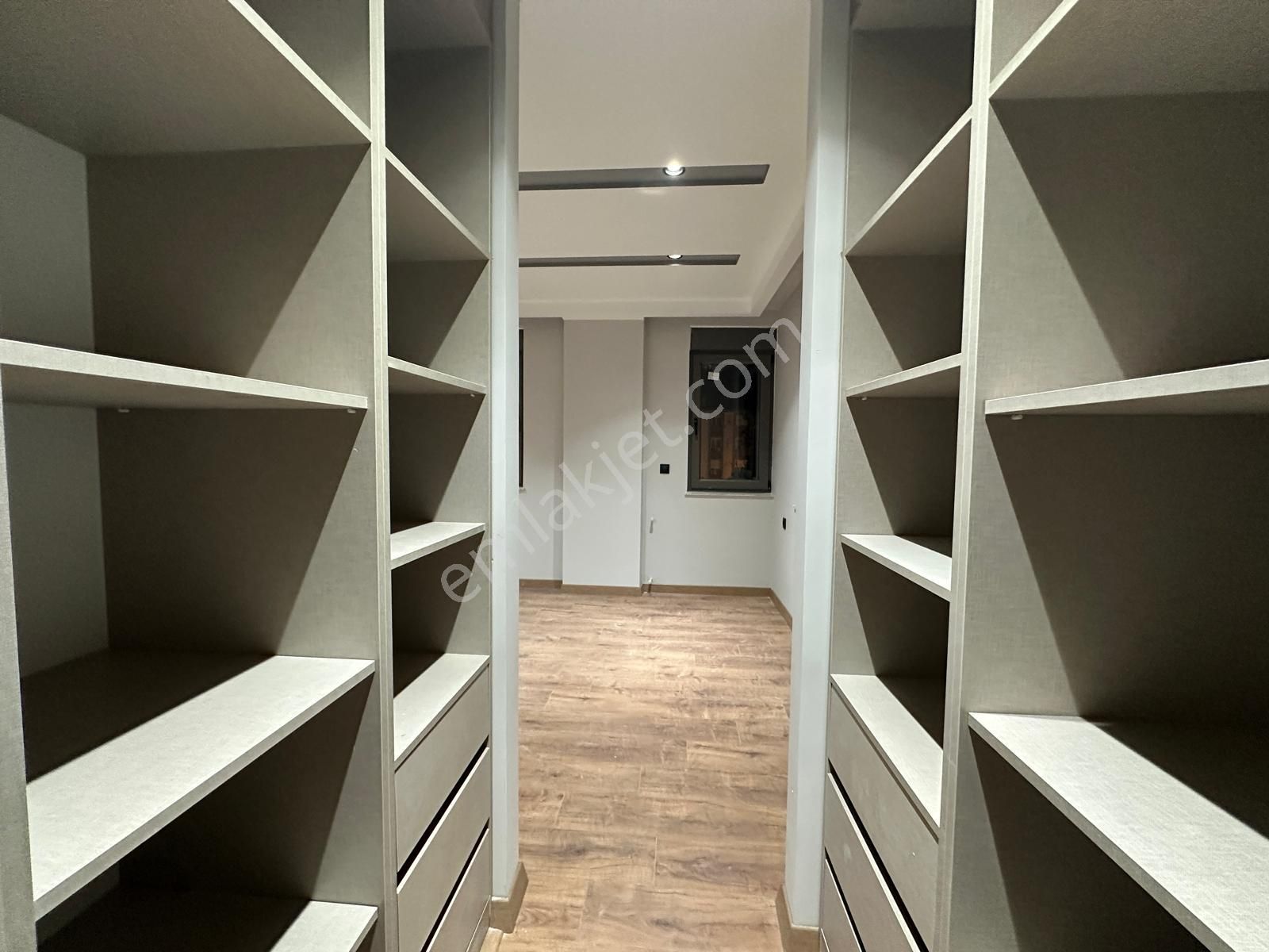 V.karşıyaka'da Ultra Lüks 1.sınıf İşçilikli 2+1 Satılık Daireler - Görsel 27