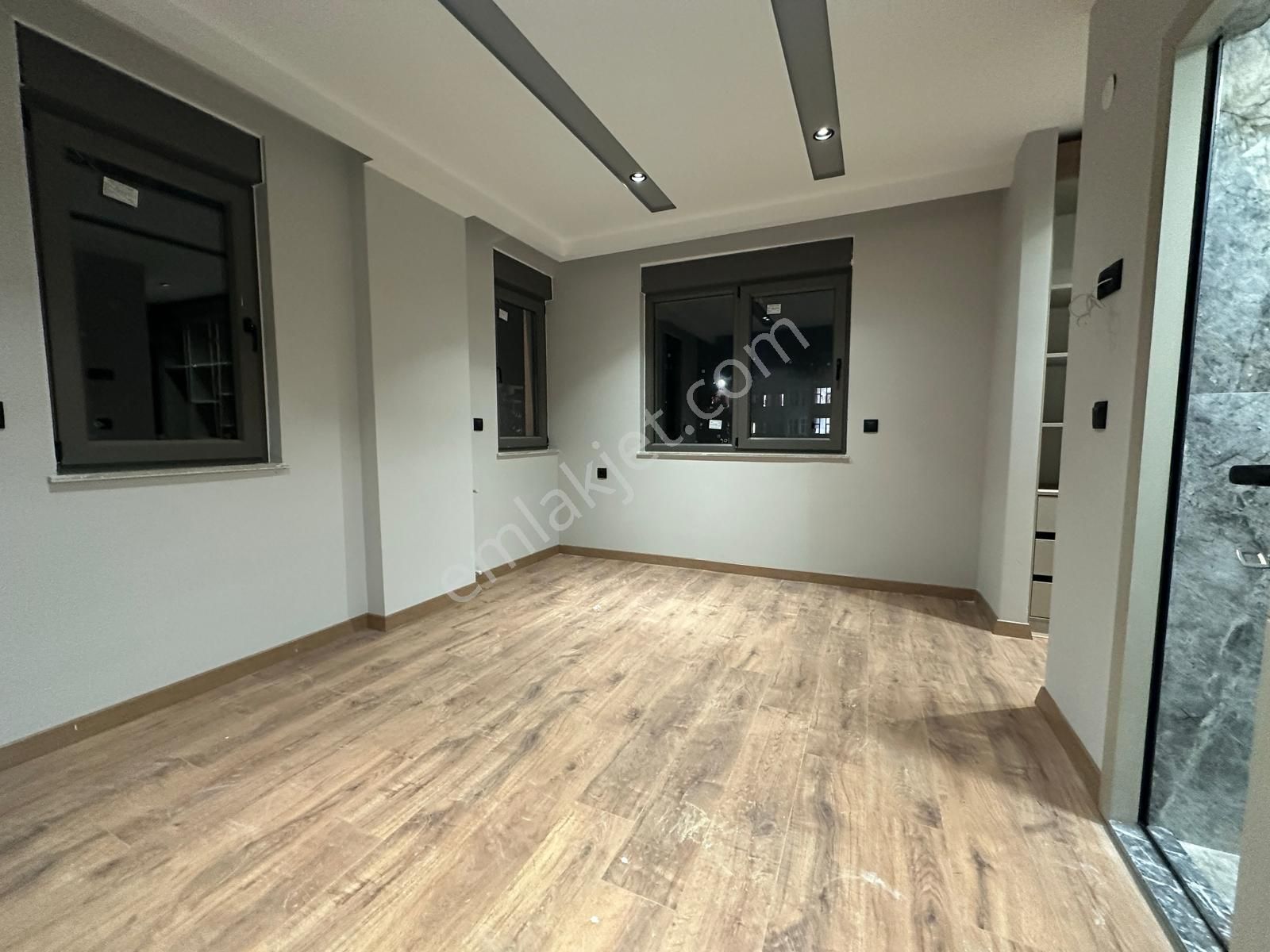 V.karşıyaka'da Ultra Lüks 1.sınıf İşçilikli 2+1 Satılık Daireler - Görsel 24