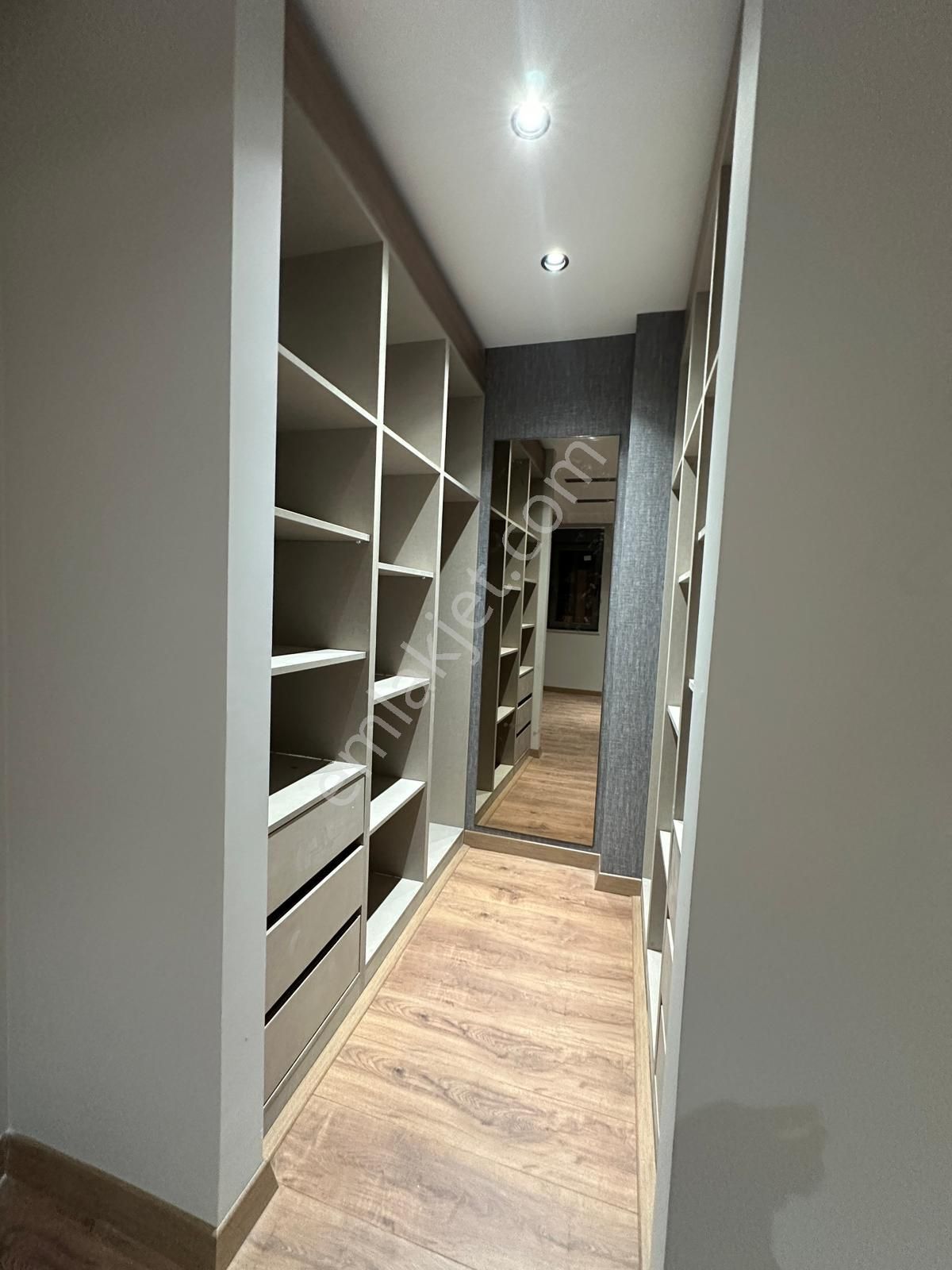 V.karşıyaka'da Ultra Lüks 1.sınıf İşçilikli 2+1 Satılık Daireler - Görsel 28