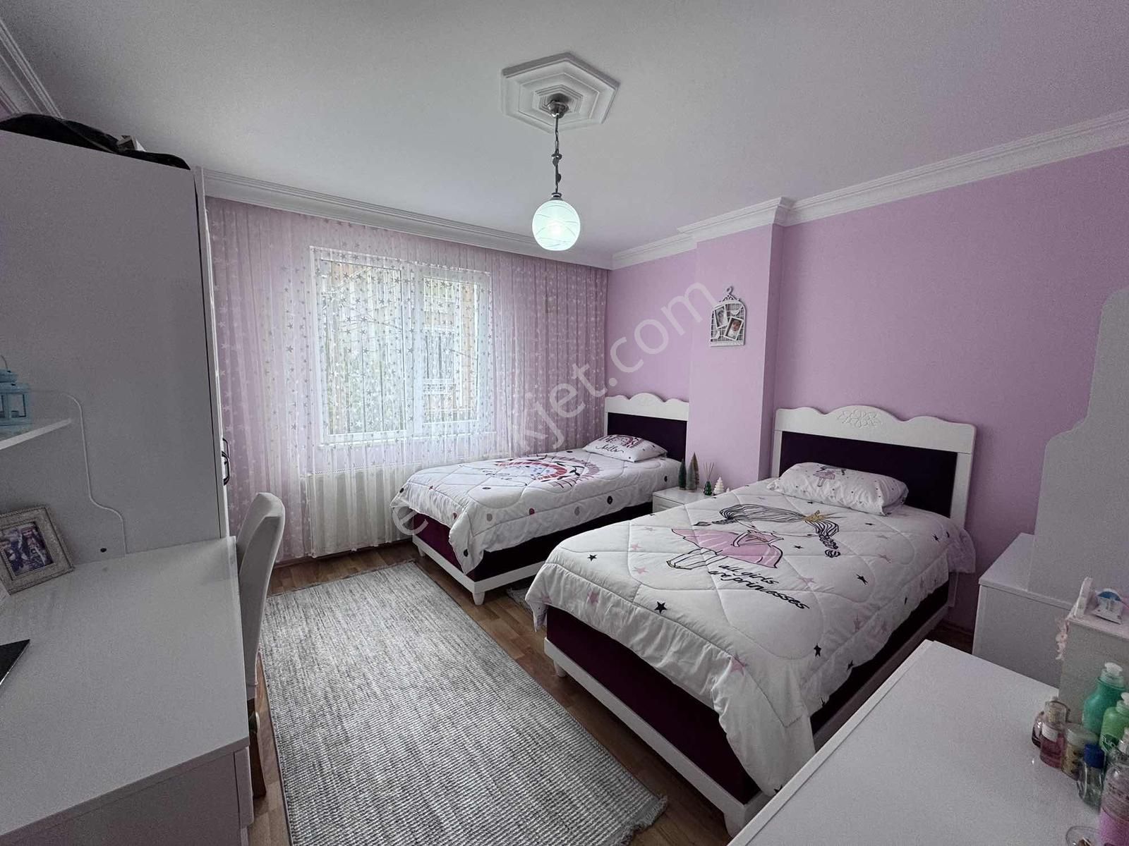 Çamlık Mah. Metroya 5 Dk. Çift Balkon Ve Şömineli Ara Kat 3+1 - Görsel 11