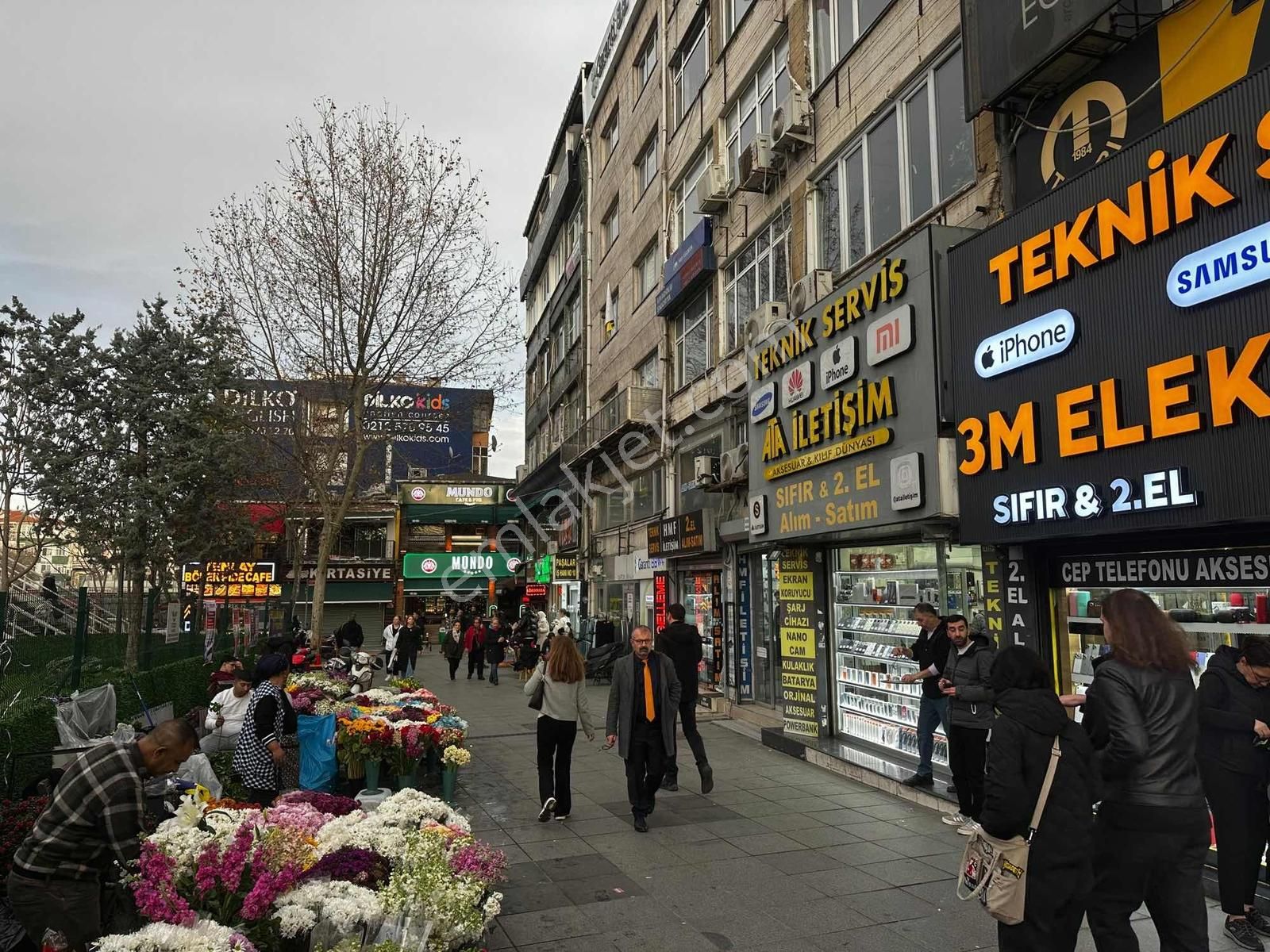 Kıtmetli Dükkan Bakırköy Meydana Yakın Giriş:24m2 Asma Kat:24m2 - Görsel 2