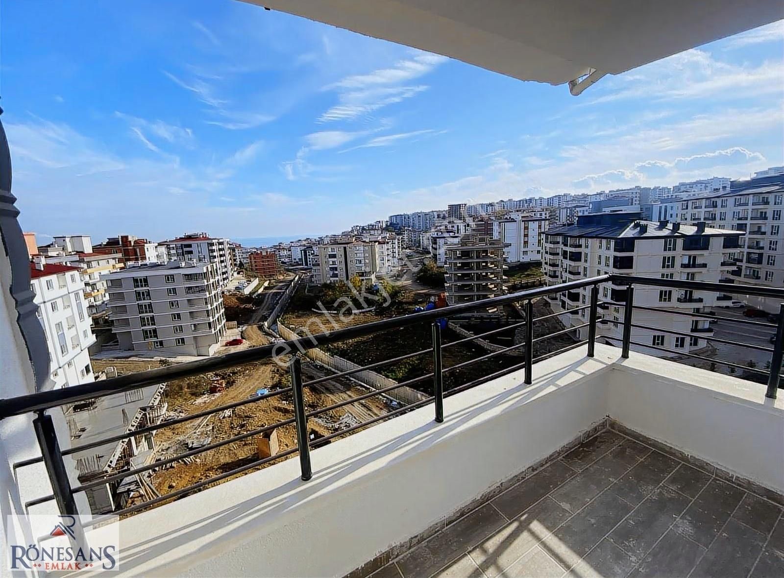 Rönesans Emlak'tan Deniz Manzaralı Sıfır Eşyalı Geniş 1+1 - Görsel 7