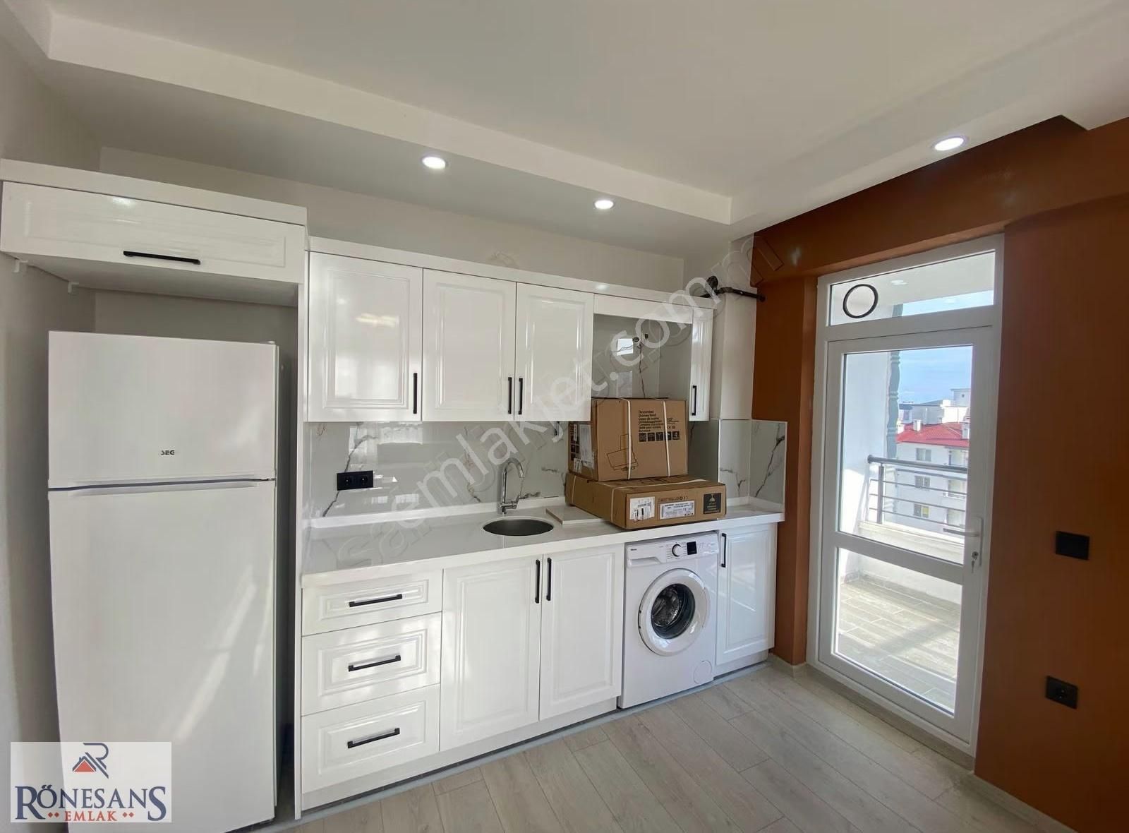 Rönesans Emlak'tan Deniz Manzaralı Sıfır Eşyalı Geniş 1+1 - Görsel 19