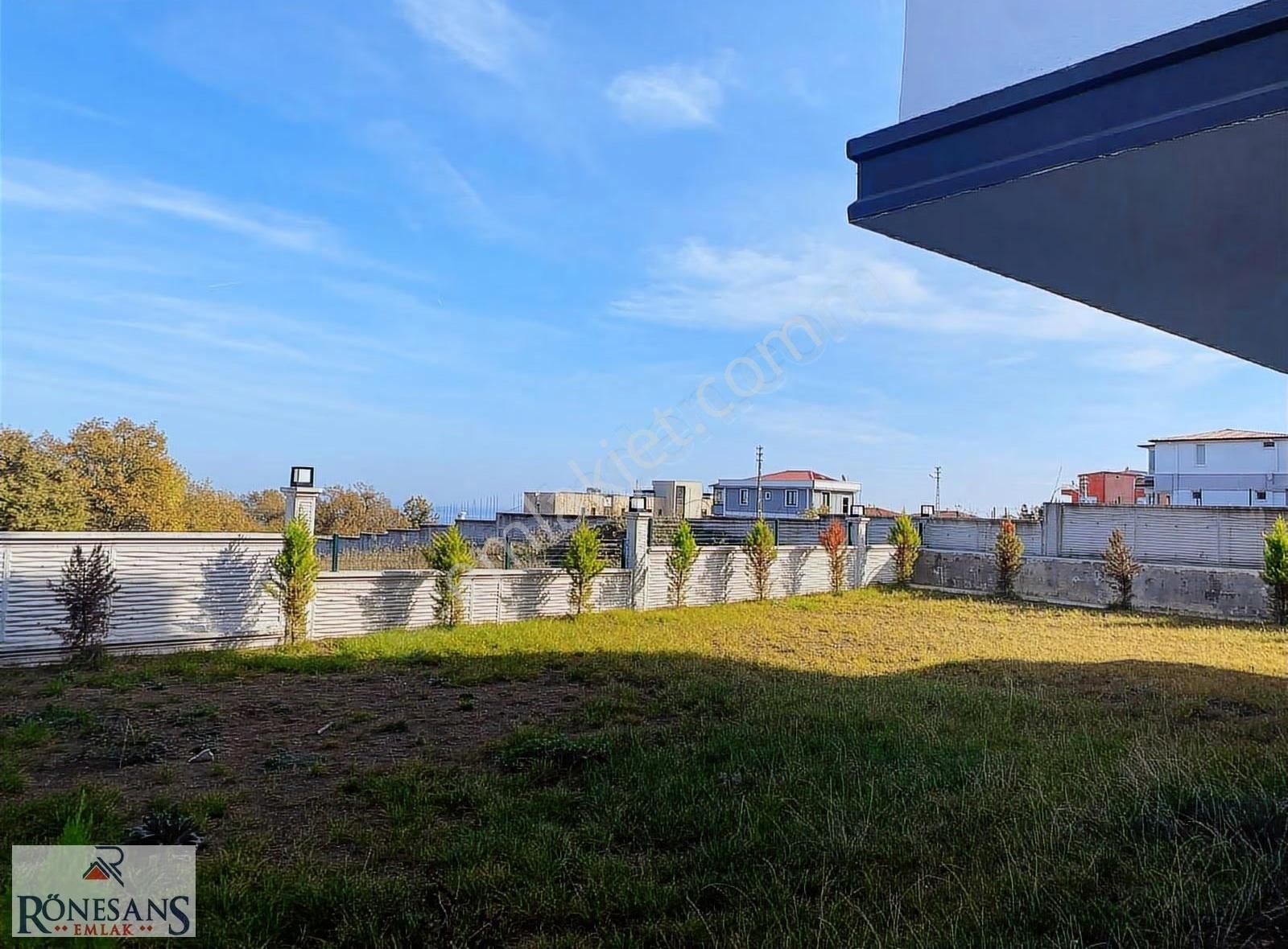 Rönesans Emlak'tan İskanı Alınmış, Eşyalı, Kombisi Takılı 1+1 - Görsel 20