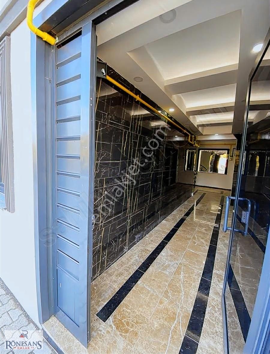 Rönesans Emlak'tan İskanı Alınmış, Eşyalı, Kombisi Takılı 1+1 - Görsel 18