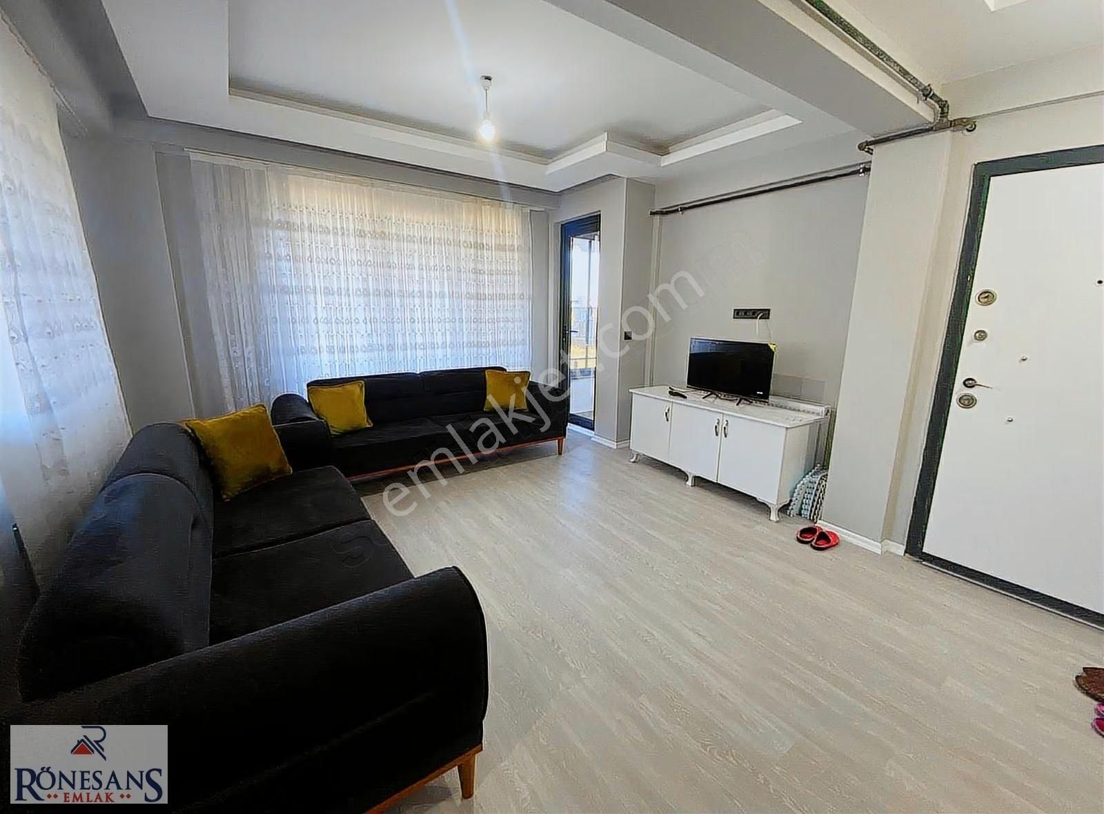 Rönesans Emlak'tan İskanı Alınmış, Eşyalı, Kombisi Takılı 1+1