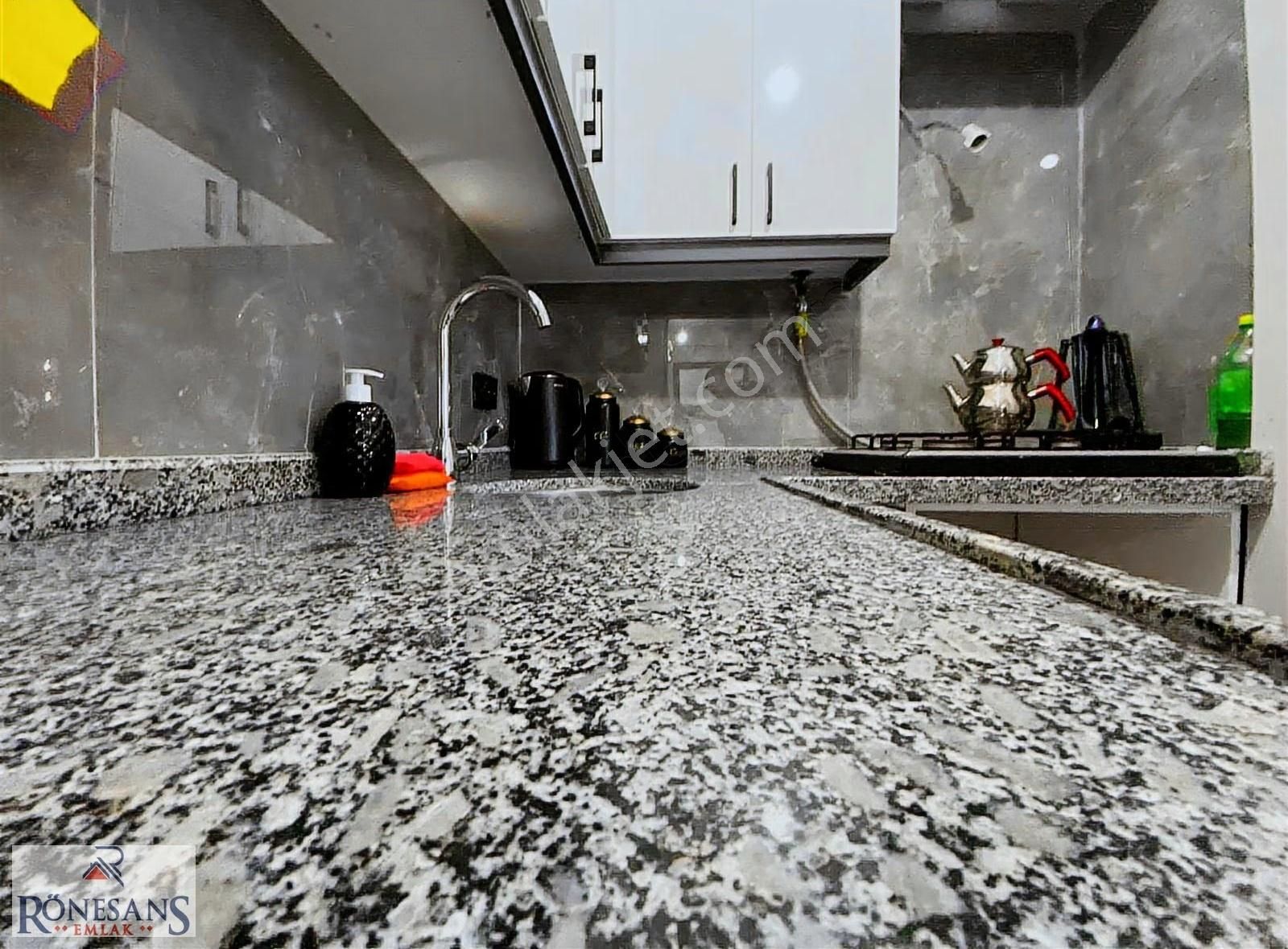 Rönesans Emlak'tan İskanı Alınmış, Eşyalı, Kombisi Takılı 1+1 - Görsel 19