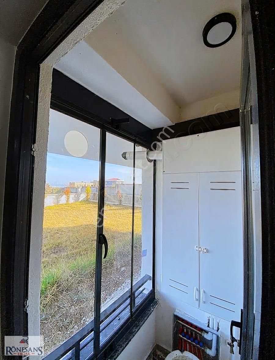 Rönesans Emlak'tan İskanı Alınmış, Eşyalı, Kombisi Takılmış 1+1 - Görsel 8