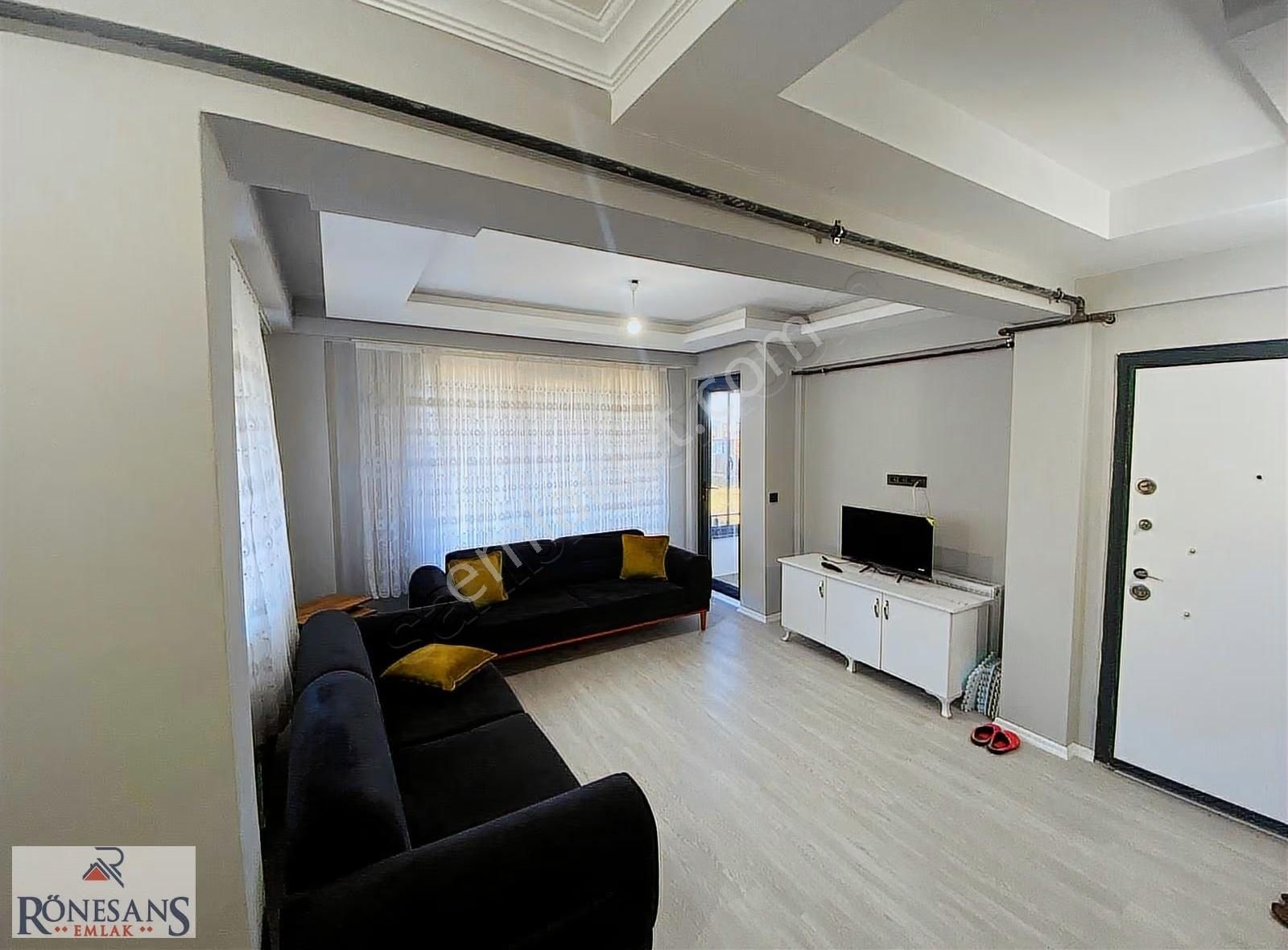 Rönesans Emlak'tan İskanı Alınmış, Eşyalı, Kombisi Takılmış 1+1 - Görsel 9