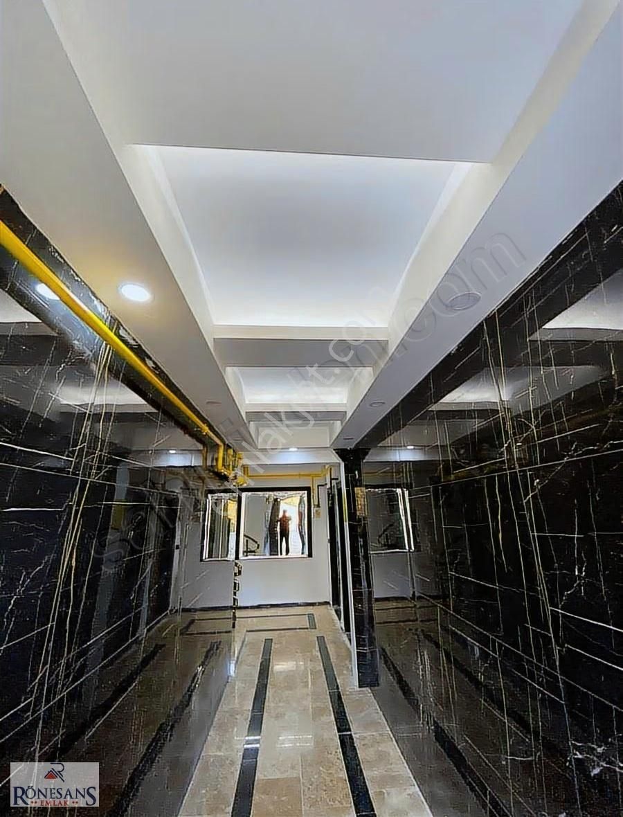 Rönesans Emlak'tan İskanı Alınmış, Eşyalı, Kombisi Takılmış 1+1 - Görsel 4