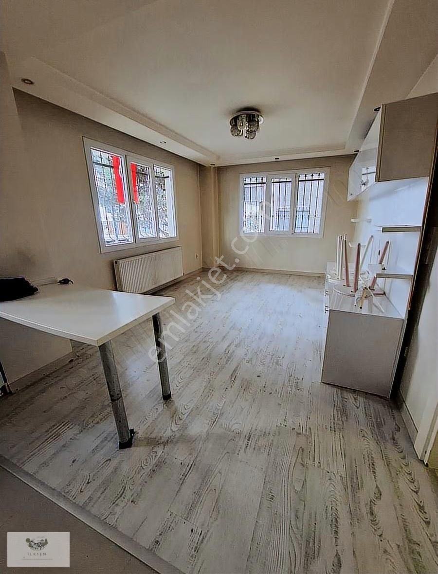 Basınsitesinde Haz Ömer Cami Yakını Yeni Binada Yüksek Giriş