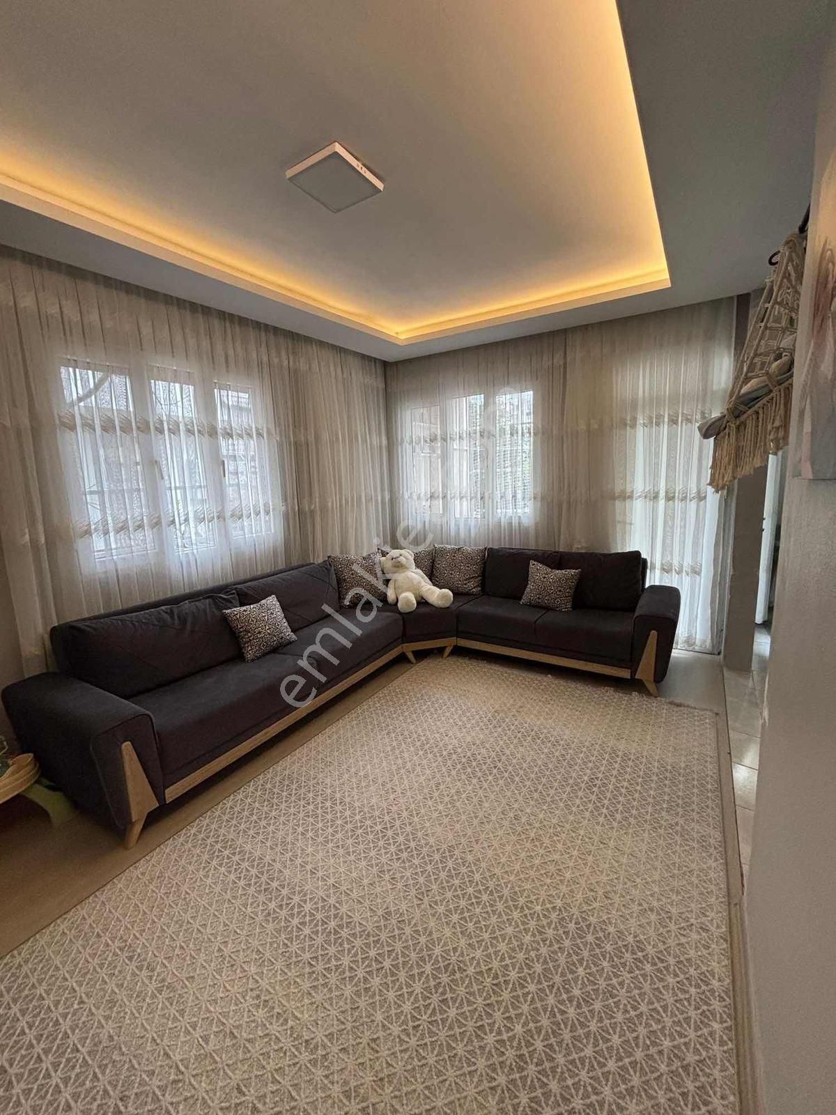 3ev Emlak'tan Türkmenbaşının Dibinde Müstakil 3+1 Kiralık Ev