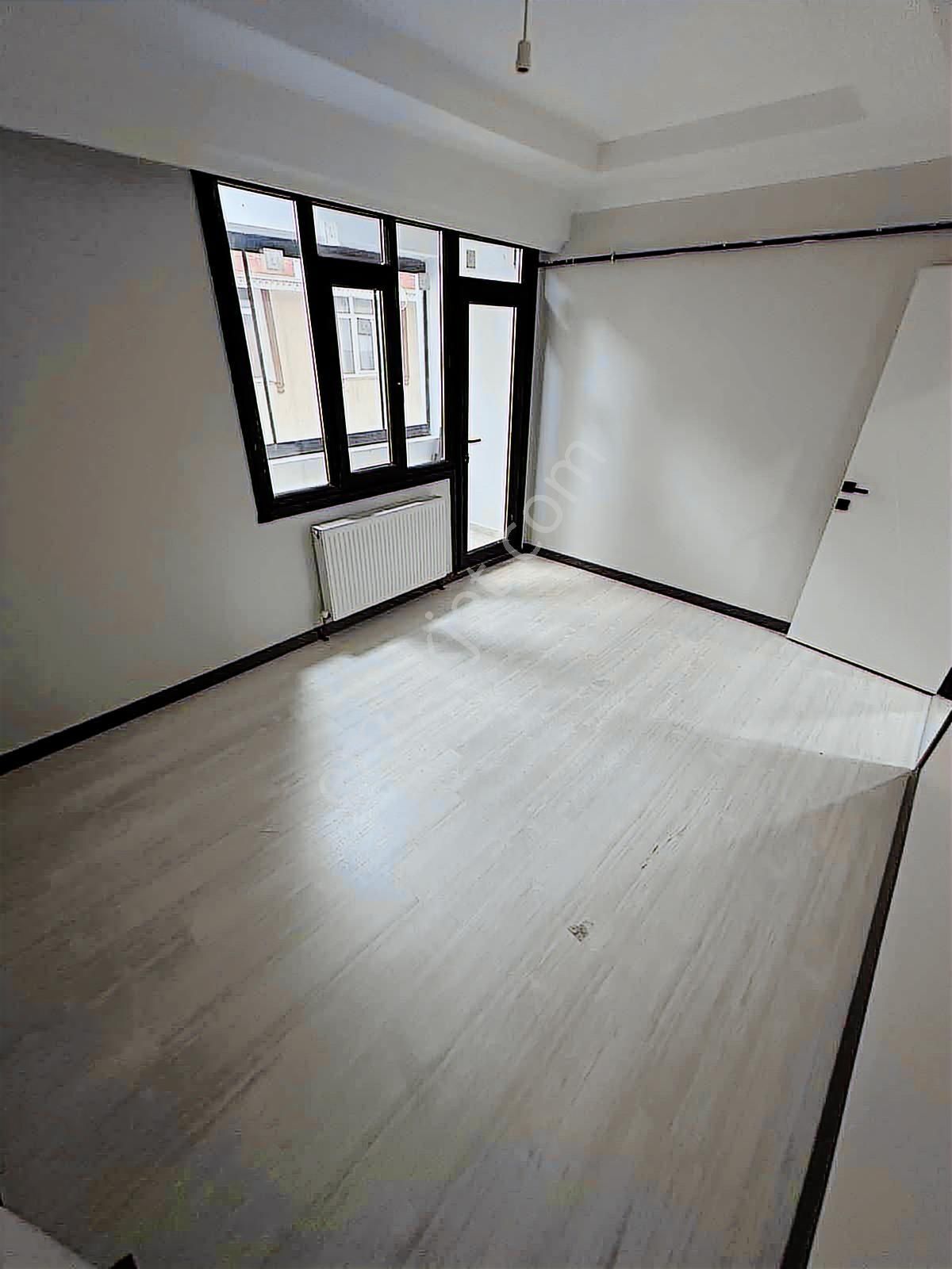 Yılmaz Emlak'tan Halkalı Merkez'de Satılık 2+1 Yeni Bina Giriş - Görsel 29