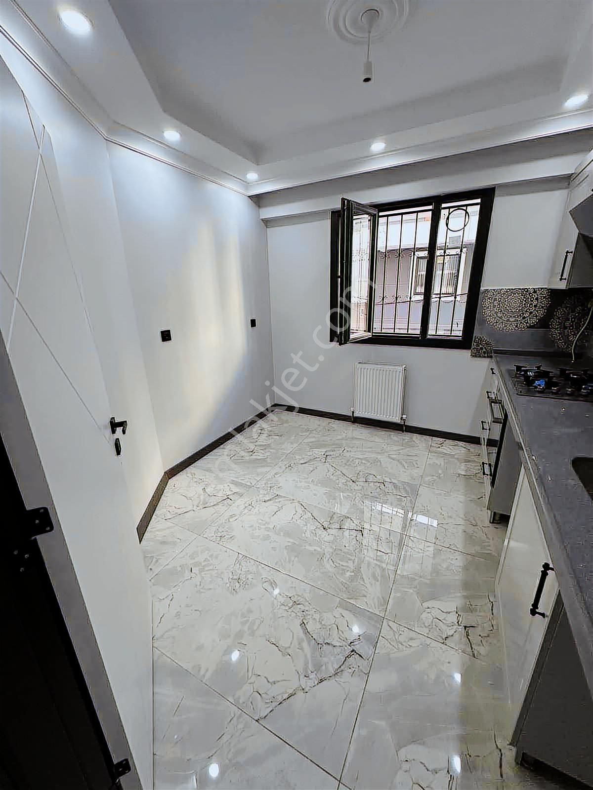 Yılmaz Emlak'tan Halkalı Merkez'de Satılık 2+1 Yeni Bina Giriş - Görsel 22