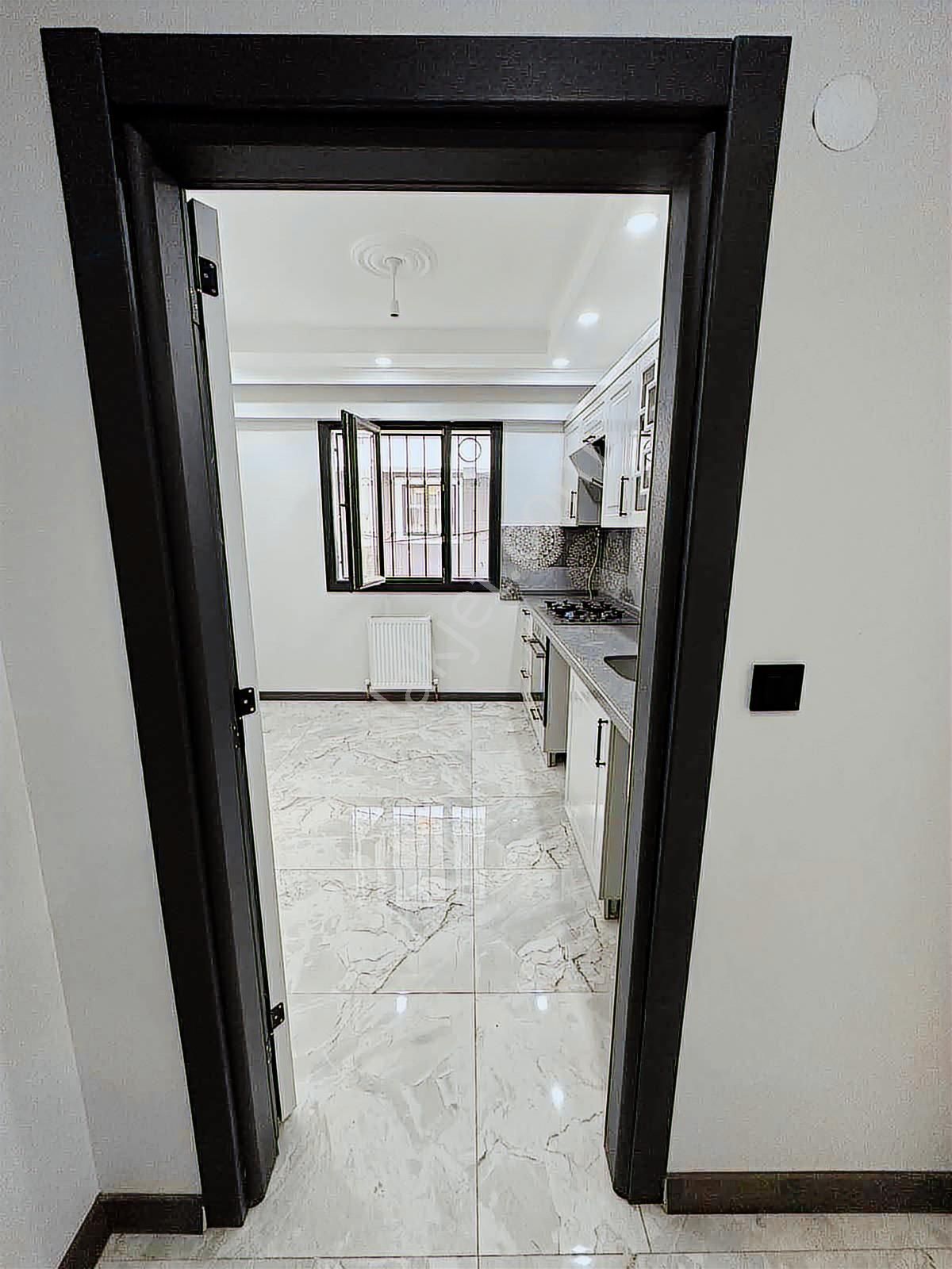 Yılmaz Emlak'tan Halkalı Merkez'de Satılık 2+1 Yeni Bina Giriş - Görsel 35