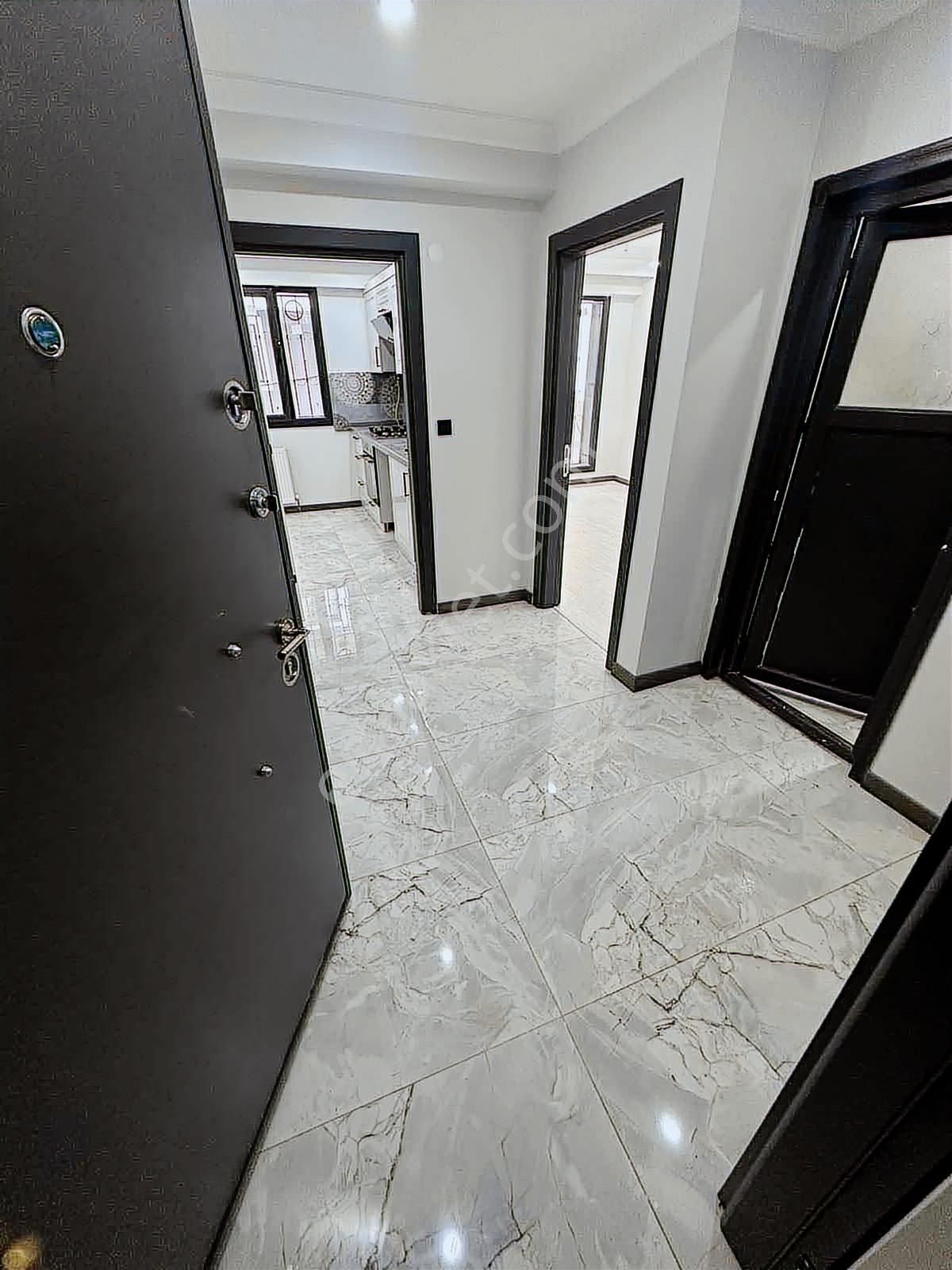 Yılmaz Emlak'tan Halkalı Merkez'de Satılık 2+1 Yeni Bina Giriş - Görsel 18