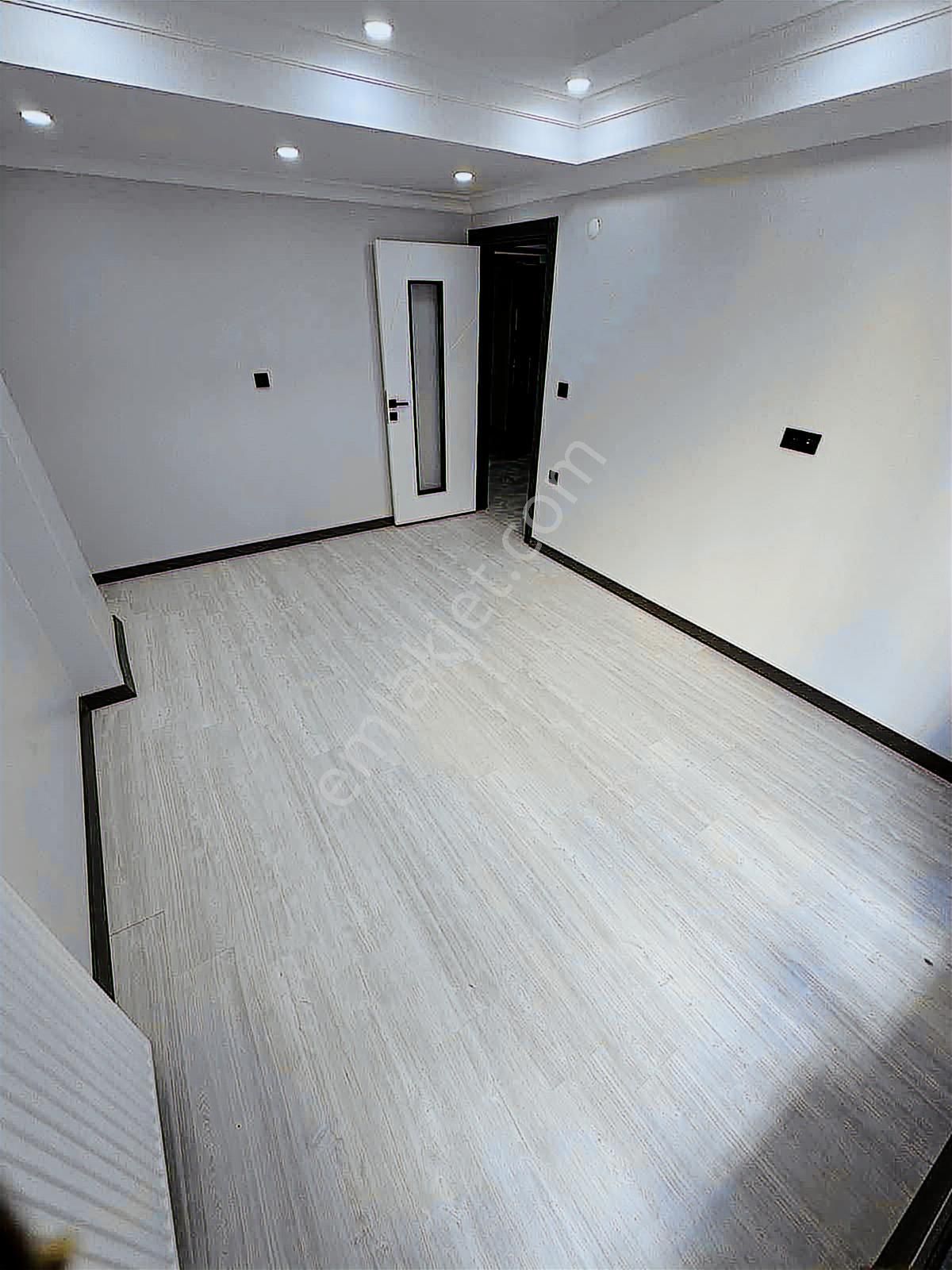 Yılmaz Emlak'tan Halkalı Merkez'de Satılık 2+1 Yeni Bina Giriş - Görsel 20