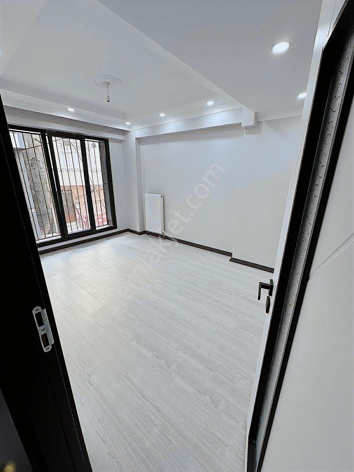 Yılmaz Emlak'tan Halkalı Merkez'de Satılık 2+1 Yeni Bina Giriş - Görsel 9