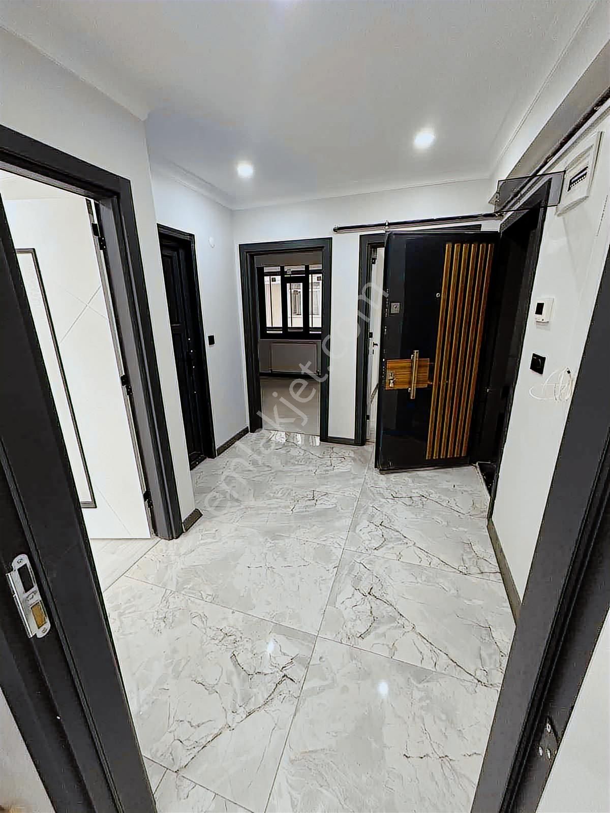 Yılmaz Emlak'tan Halkalı Merkez'de Satılık 2+1 Yeni Bina Giriş - Görsel 34