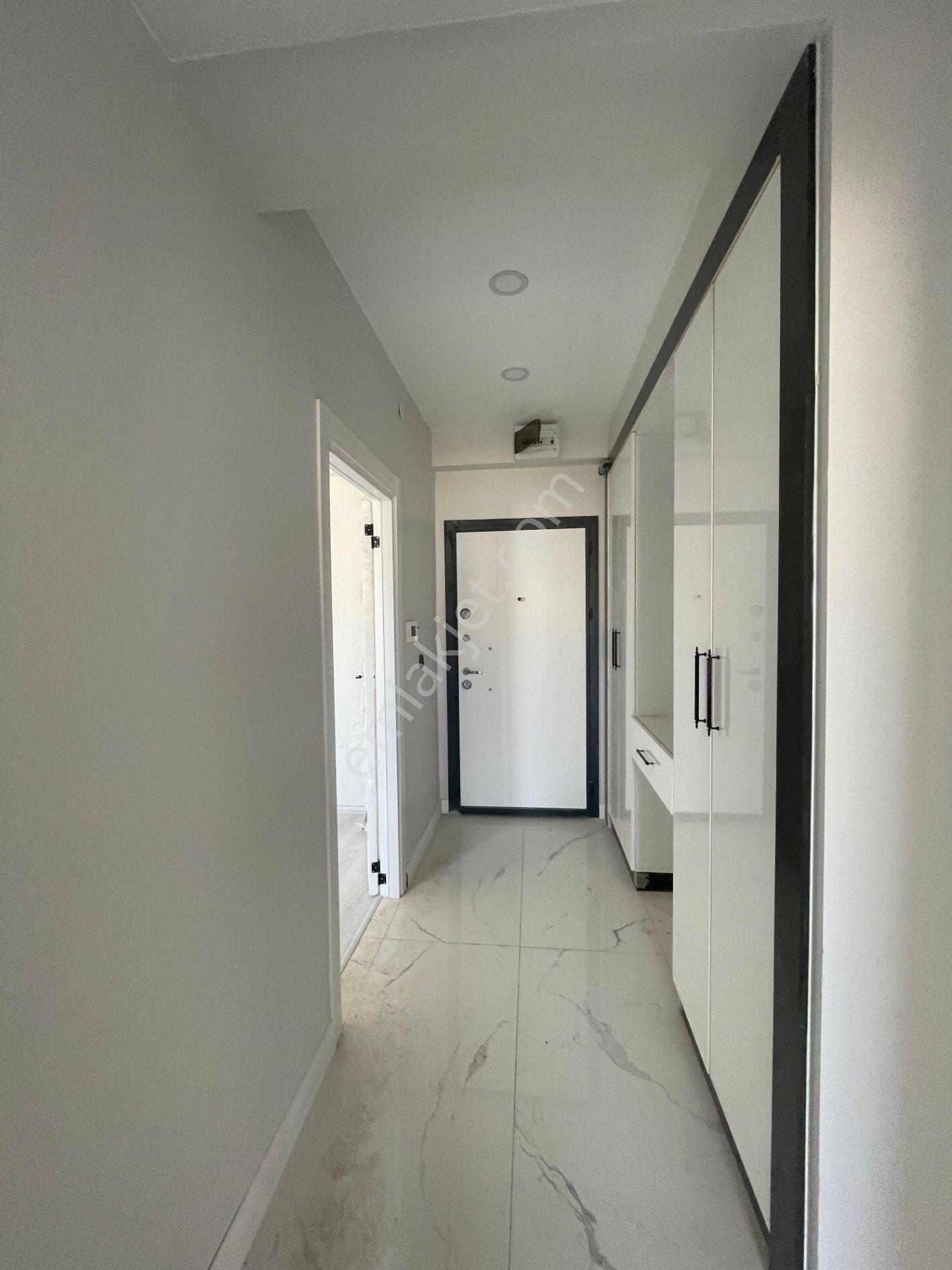 Afyon Üçok Emlaktan Mareşal F Çakmak Mah Satılık 3+1 1 Yaş Sıfır Arakat Daire - Görsel 8