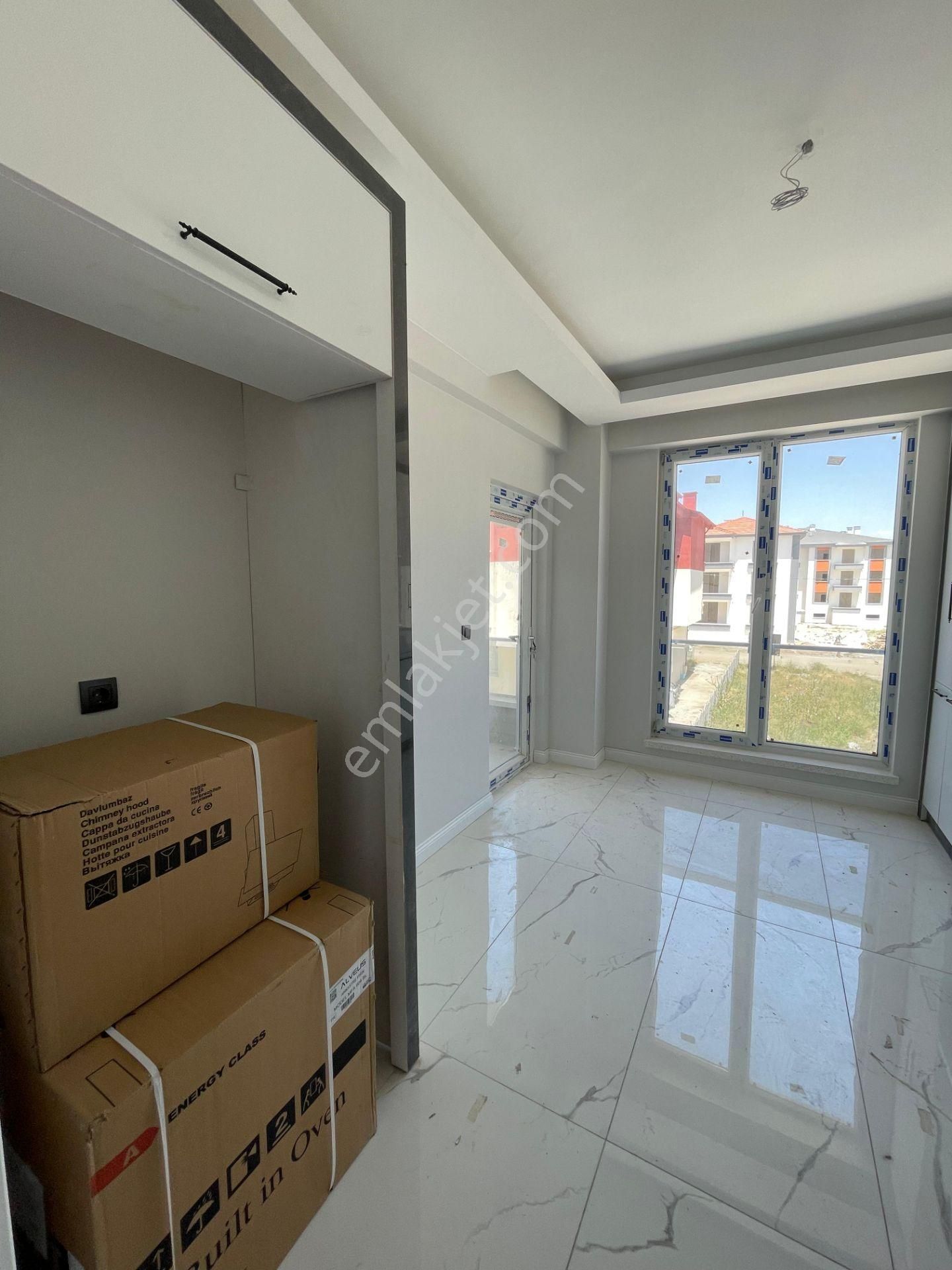 Afyon Üçok Emlaktan Mareşal F Çakmak Mah Satılık 3+1 1 Yaş Sıfır Arakat Daire - Görsel 11