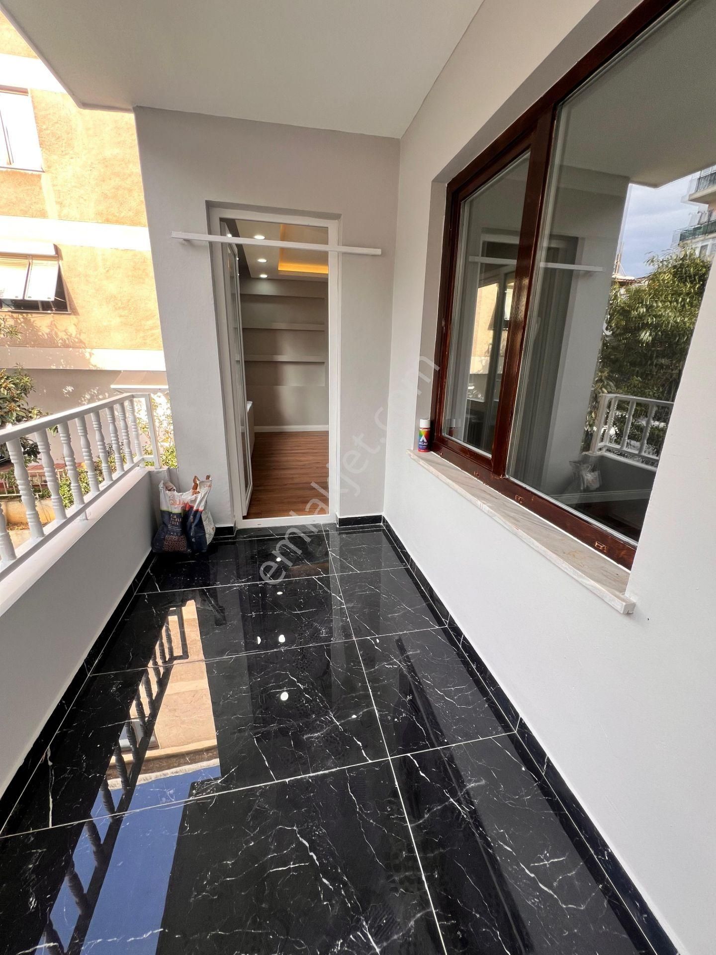 Kaçmaz'dan Küçükyalı Sahilde Mükemmel Konum Ön Cephe 2+1 - Görsel 18