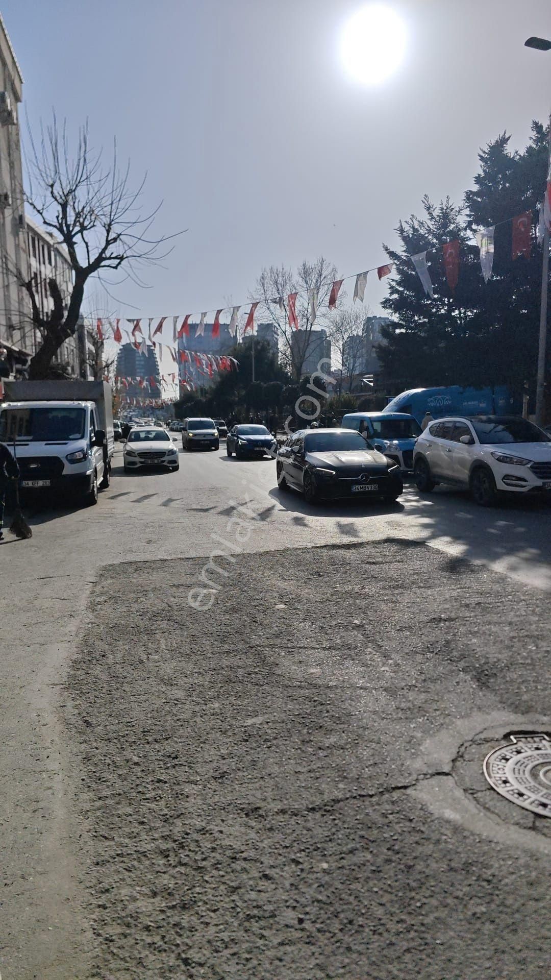 Yıldız Dan Metrobüse Çok Yakın Kredili Yatırımlık 1+1 Ara Kat Daire - Görsel 12