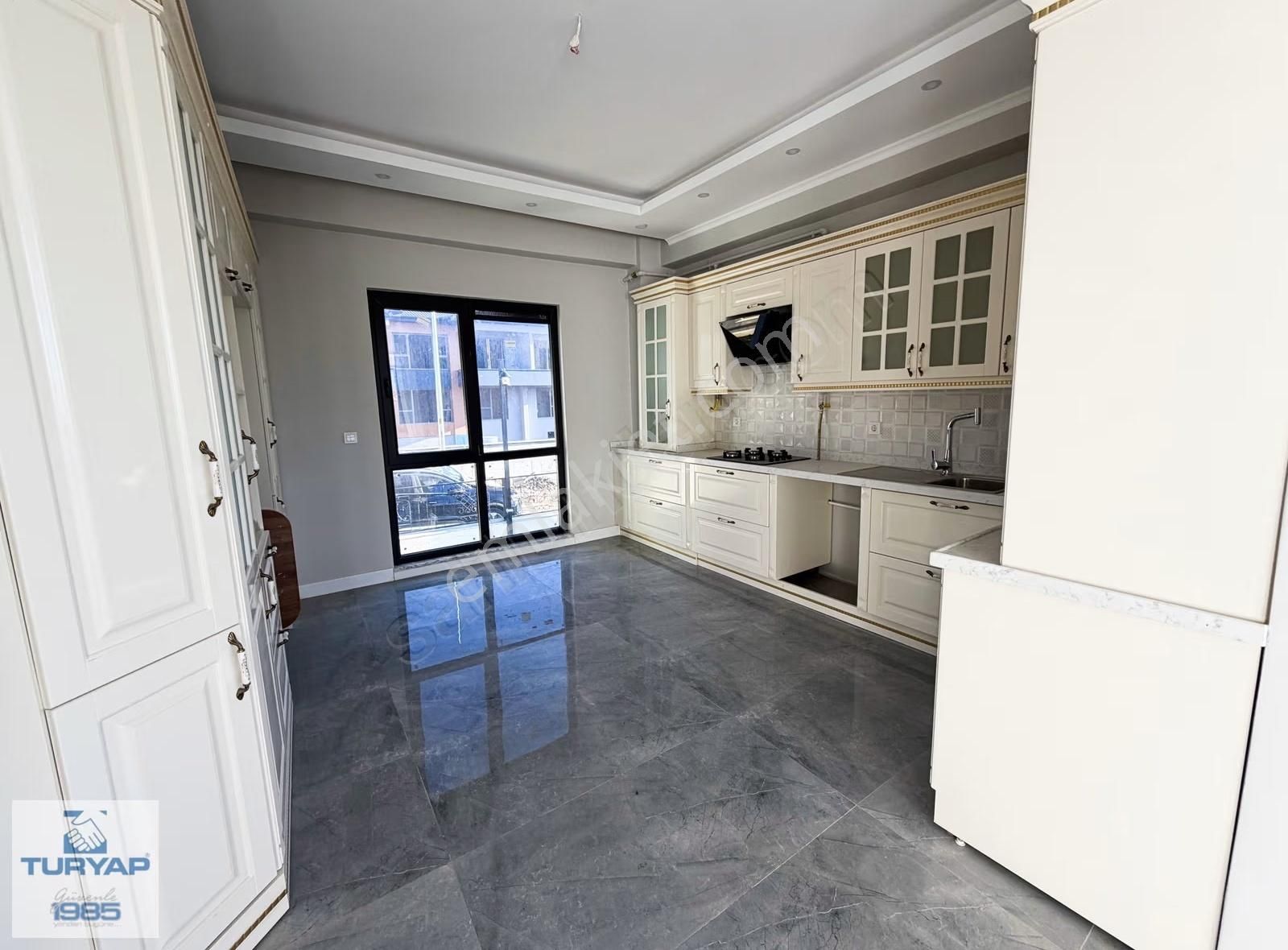 Yalova Kadıköy'de Deniz Manzaralı Satılık Müstakil Villa - Görsel 4