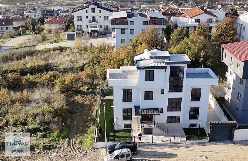 Yalova Kadıköy'de Deniz Manzaralı Satılık Müstakil Villa