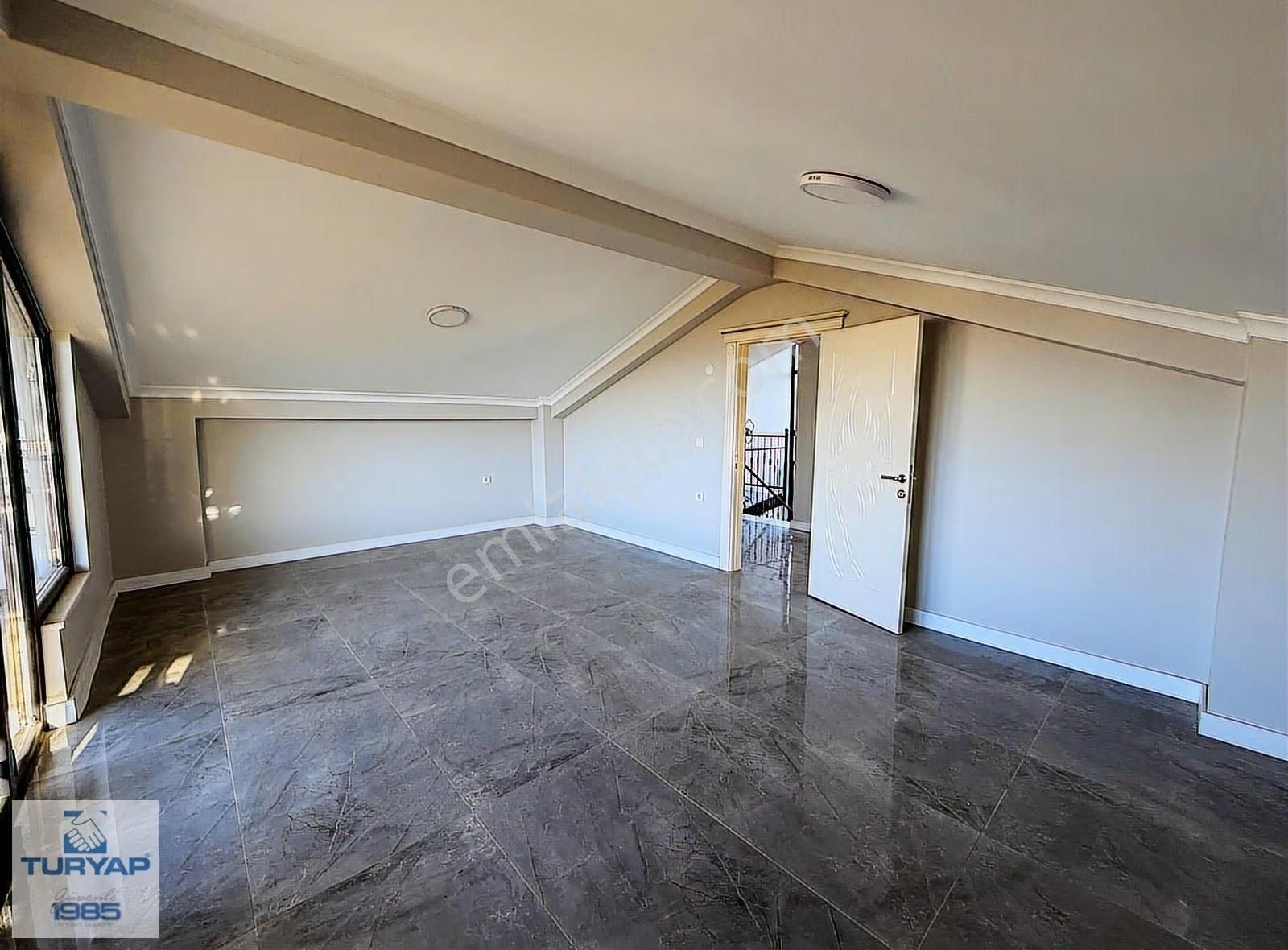 Yalova Kadıköy'de Deniz Manzaralı Satılık Müstakil Villa - Görsel 11