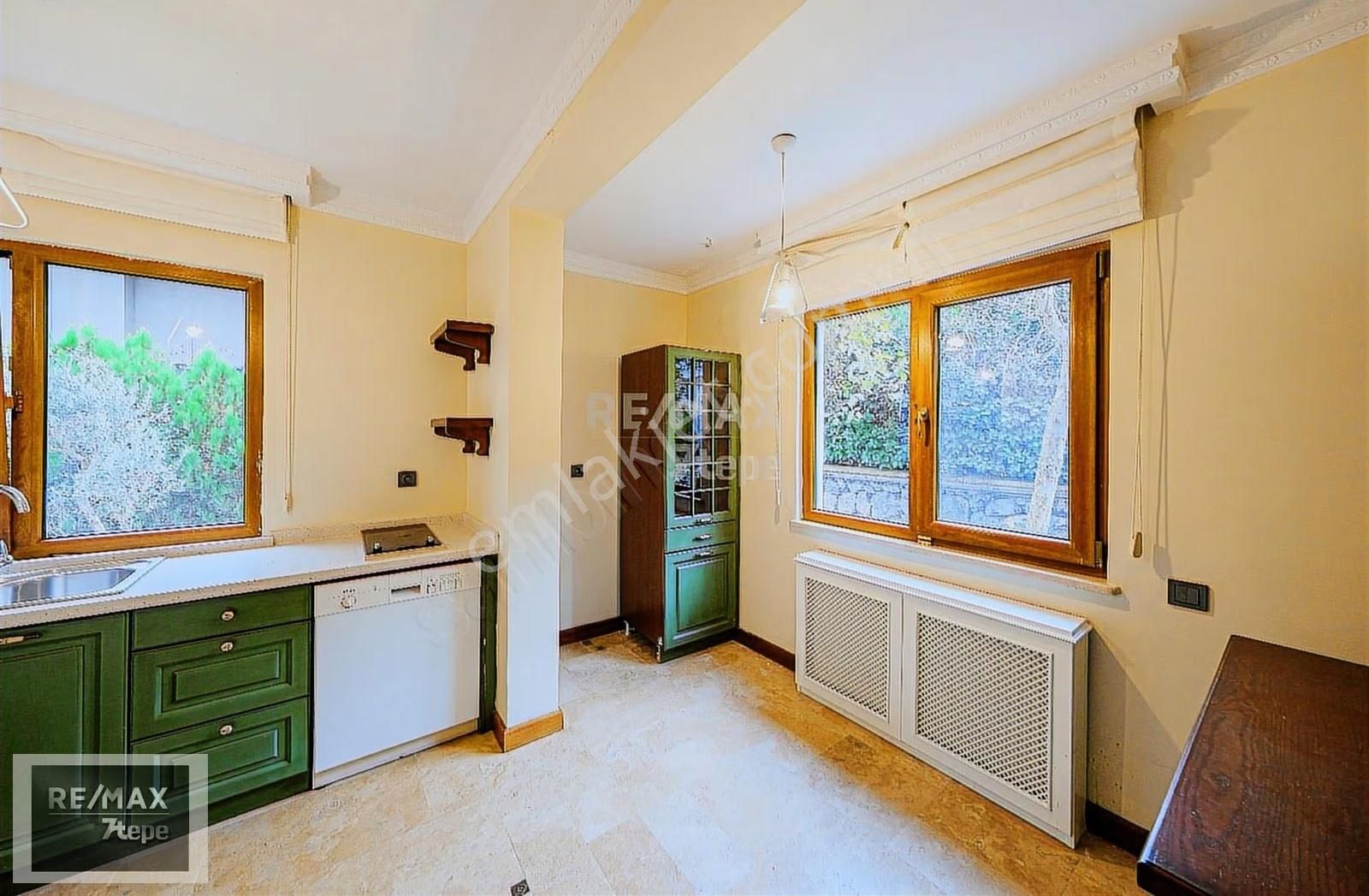 Acarkentte 2000 Sonrası İnşa Edilmiş, Doğuştan Revizyon Villa - Görsel 14