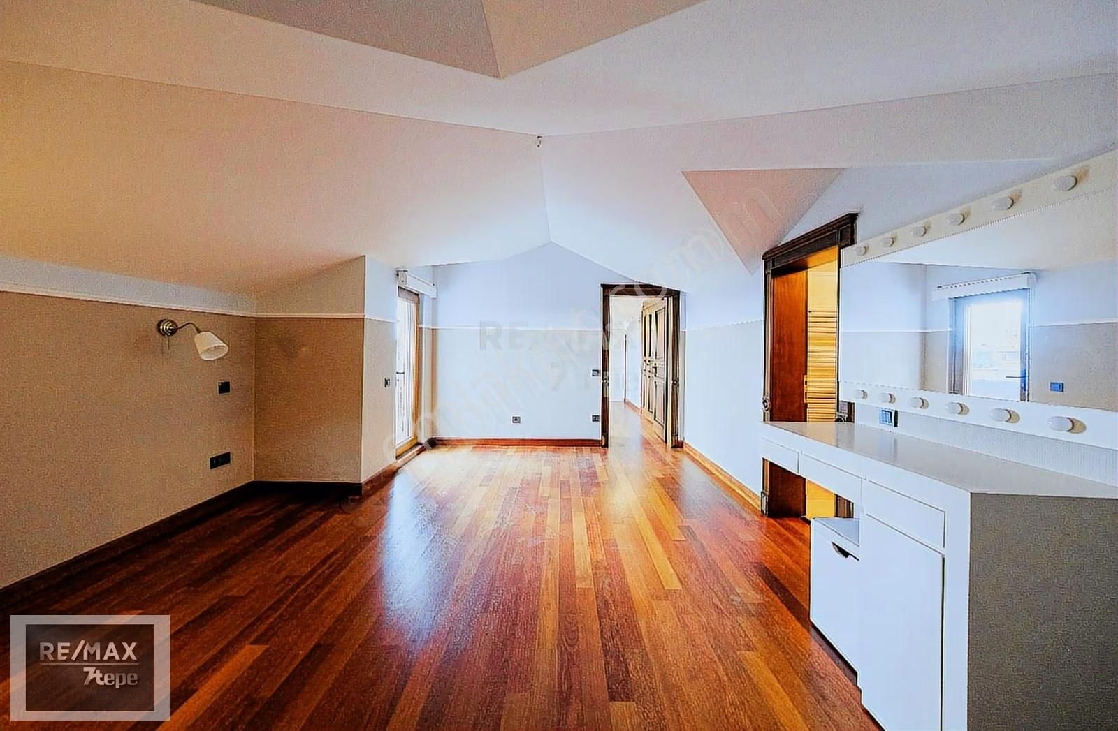 Acarkentte 2000 Sonrası İnşa Edilmiş, Doğuştan Revizyon Villa - Görsel 13