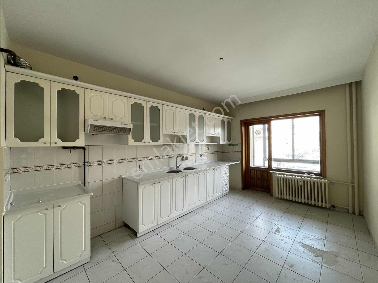 Selçuklu Nişantaş Mah. Merkezi Konumda Bakımlı 4+1 Kiralık Daire - Görsel 19