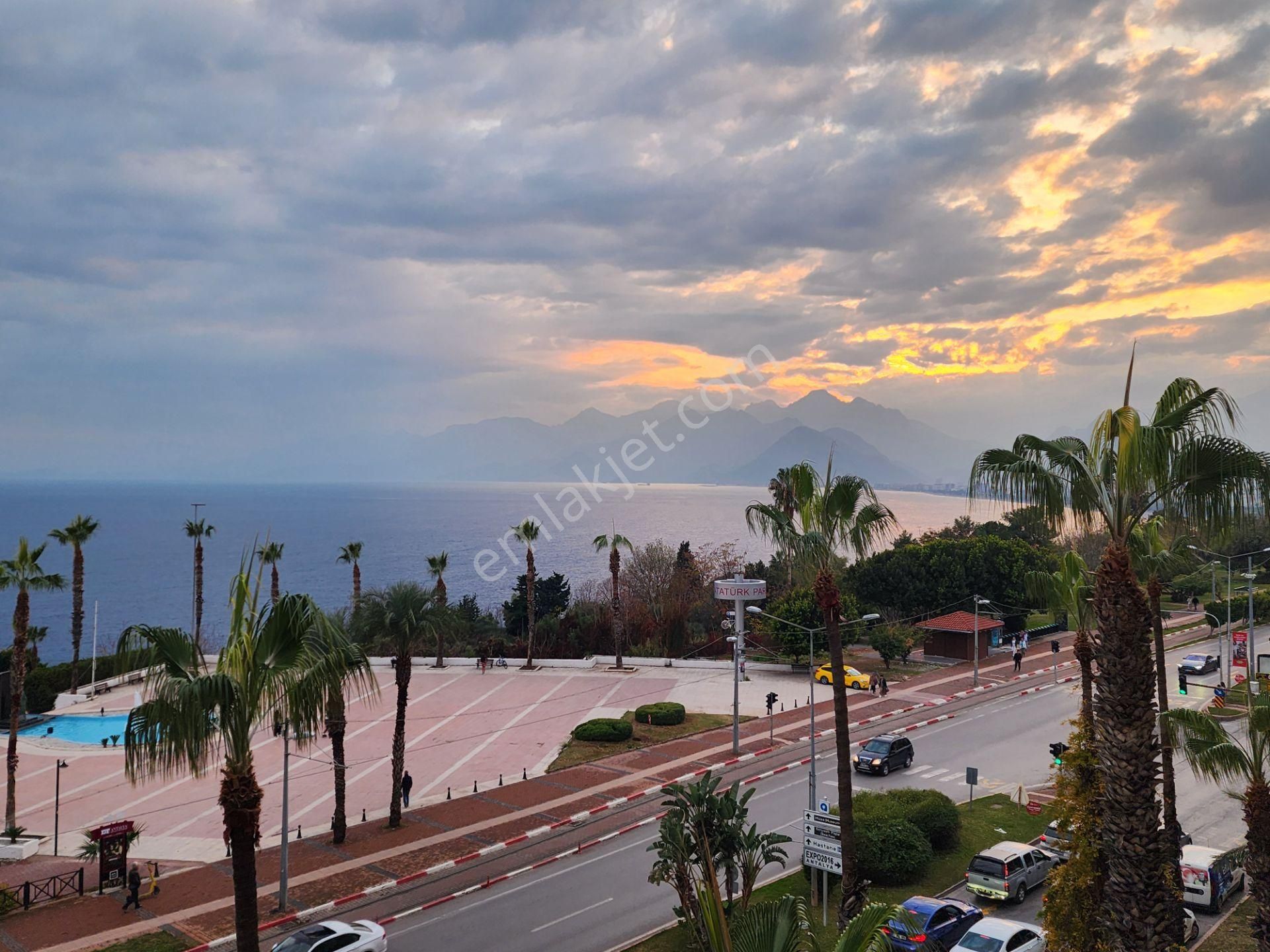 4+1 Deniz Manzaralı ,ara Katta Satılık 220 M2 Köşe Daire - Görsel 22