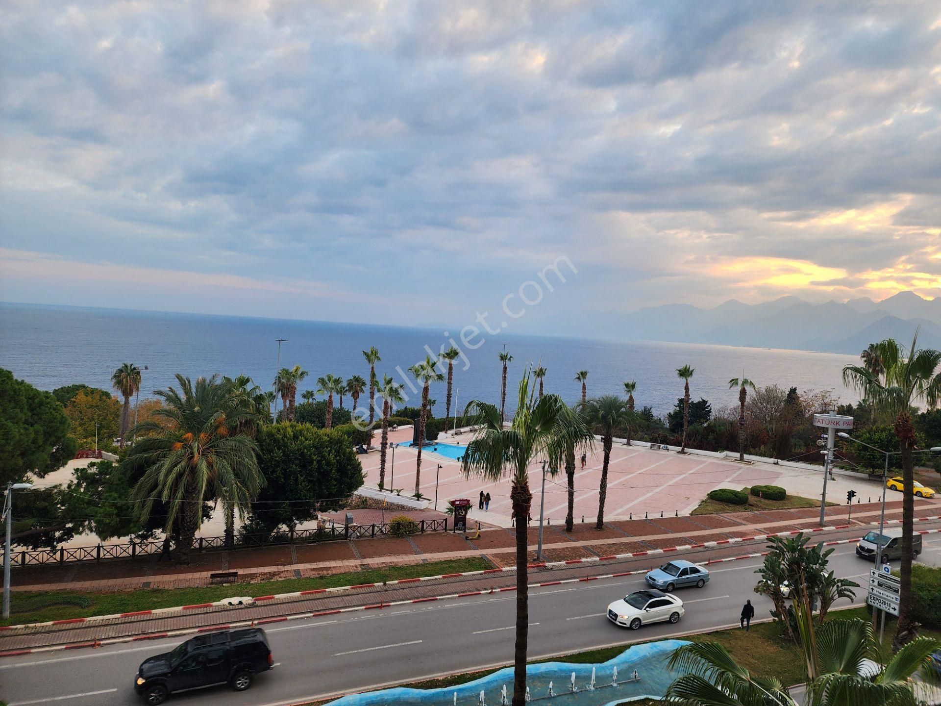 4+1 Deniz Manzaralı ,ara Katta Satılık 220 M2 Köşe Daire - Görsel 21