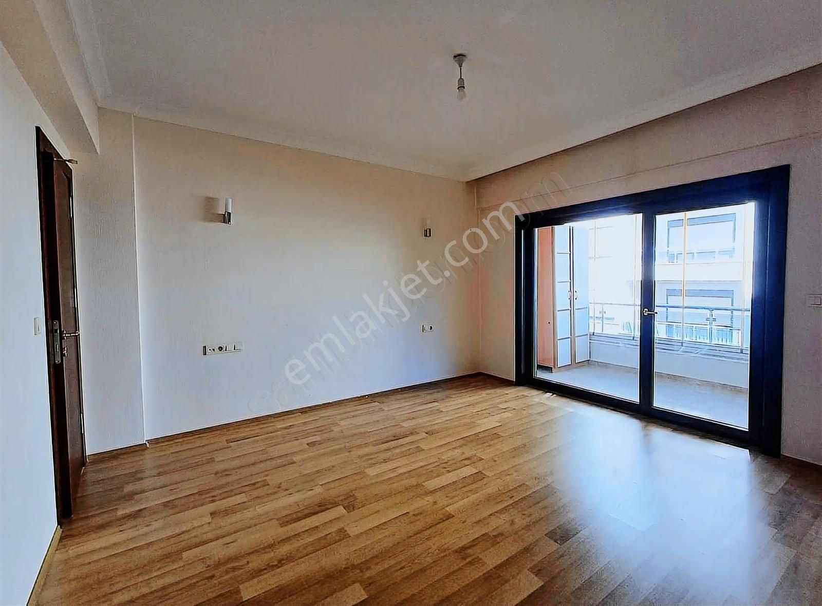 Özlem Yardımcı'dan Yeşil Site Konakları'nda Kiralık 4+1 Daire - Görsel 3