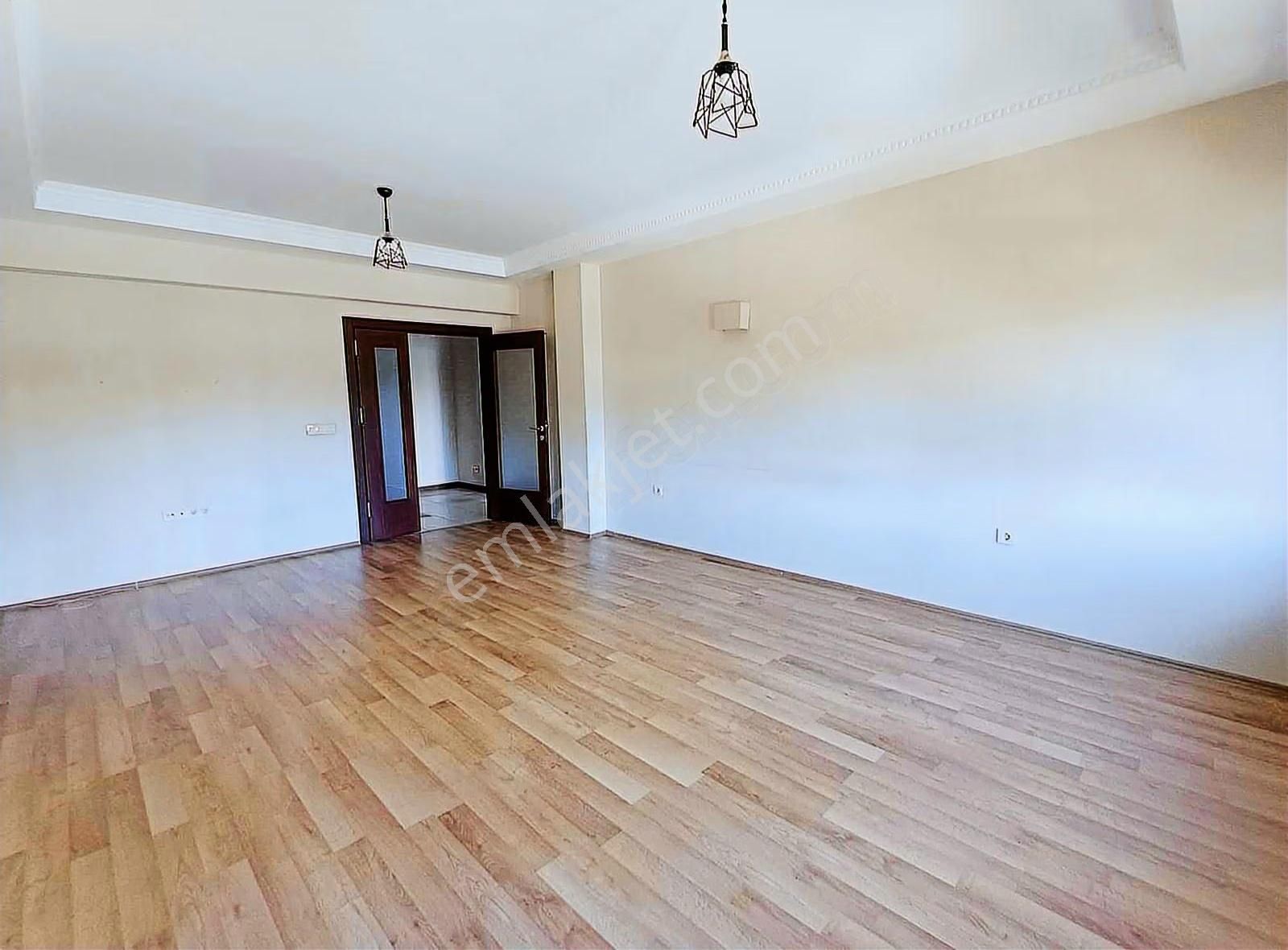 Özlem Yardımcı'dan Yeşil Site Konakları'nda Kiralık 4+1 Daire - Görsel 5