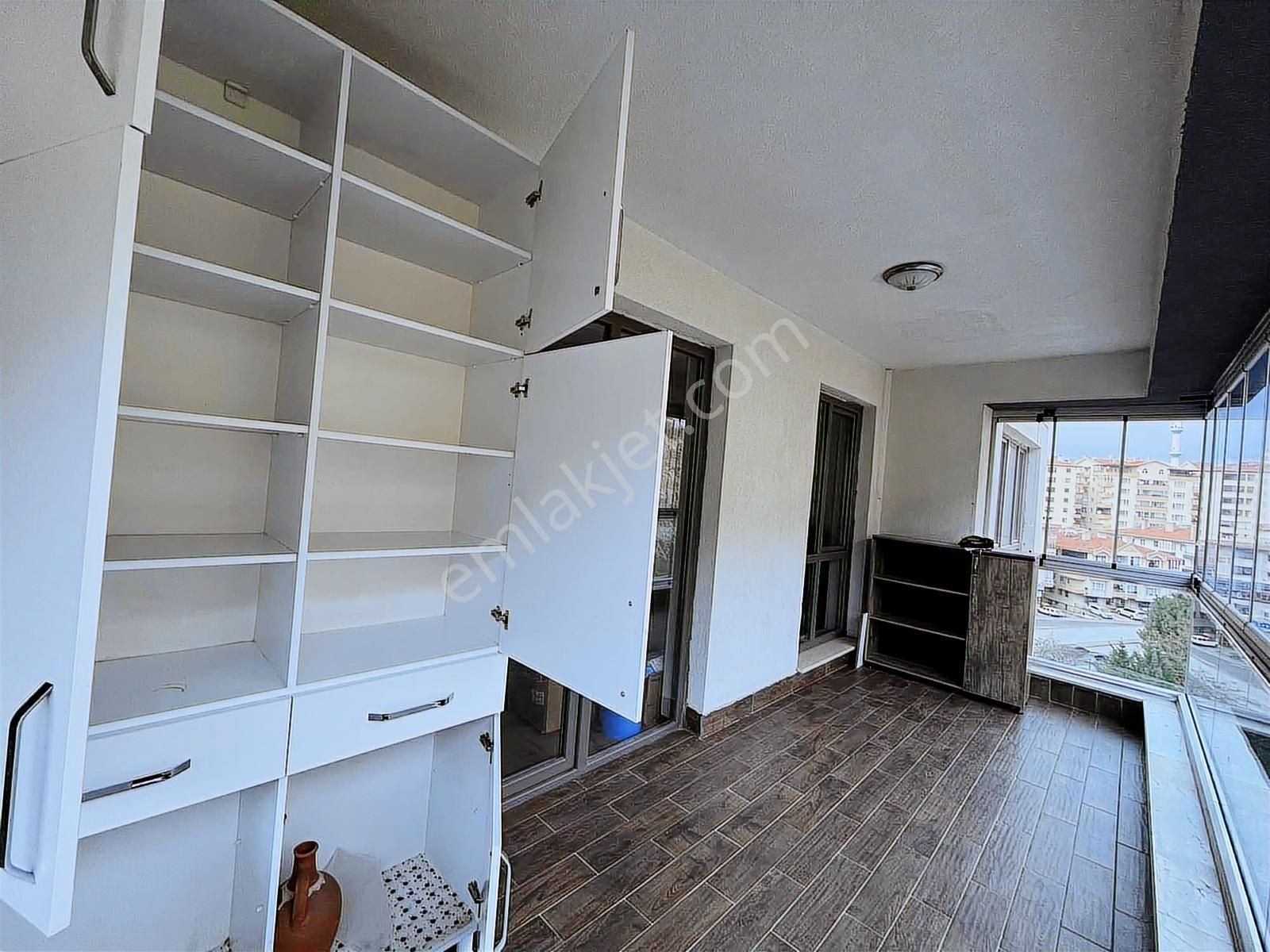 Selçuklu Sitesi 3+1 Kiralık - Görsel 13