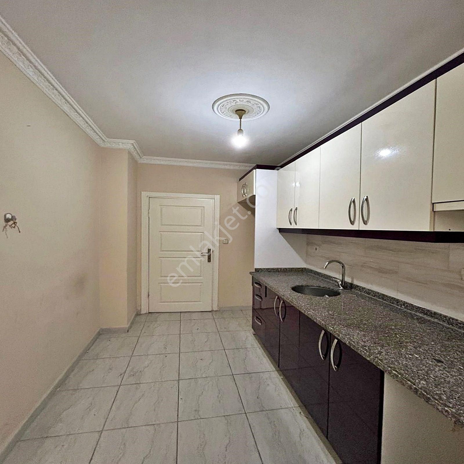 Esenyurt Meydana Yakın Konumda 2+1 Satılık Balkonlu Arakat Daire - Görsel 3