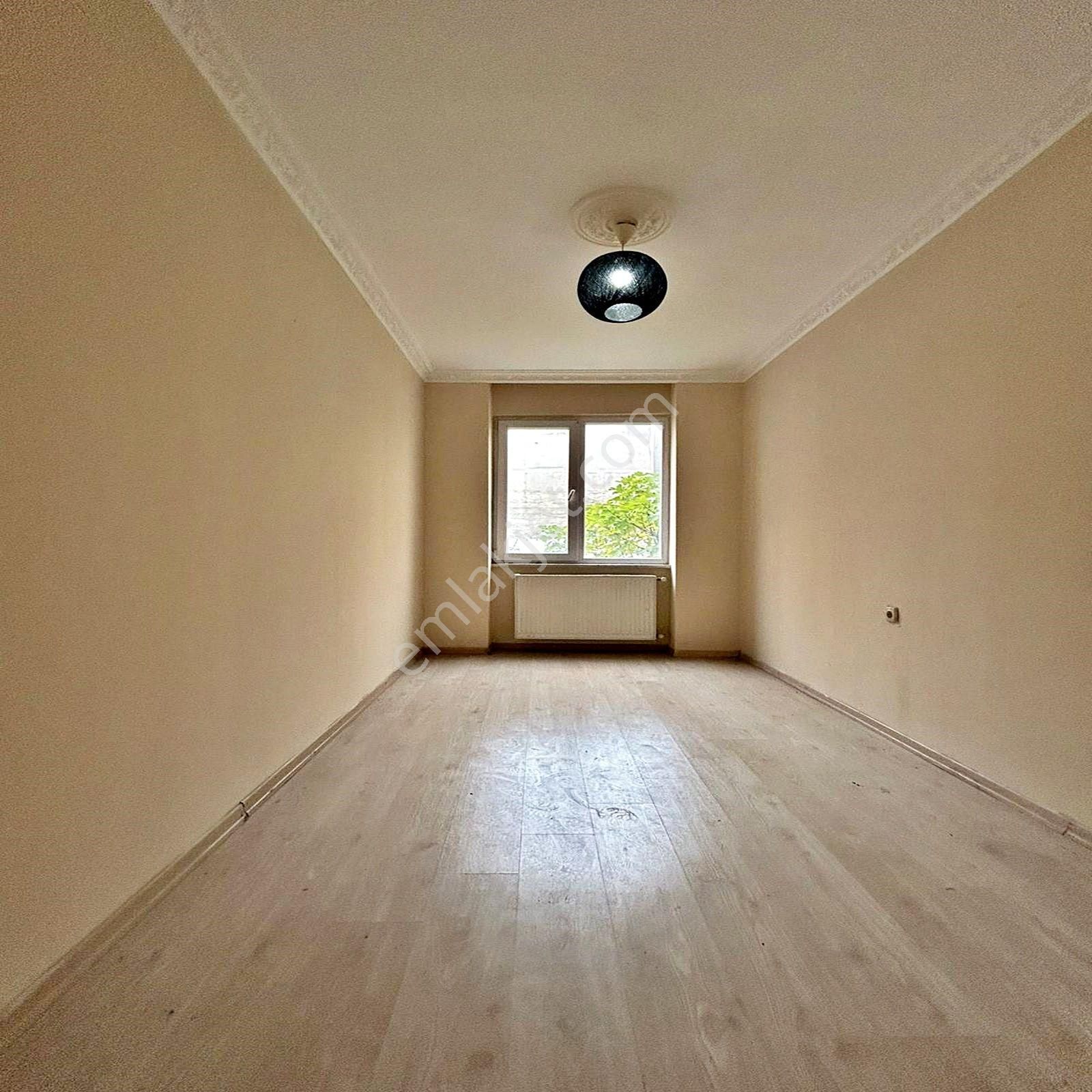 Esenyurt Meydana Yakın Konumda 2+1 Satılık Balkonlu Arakat Daire - Görsel 4