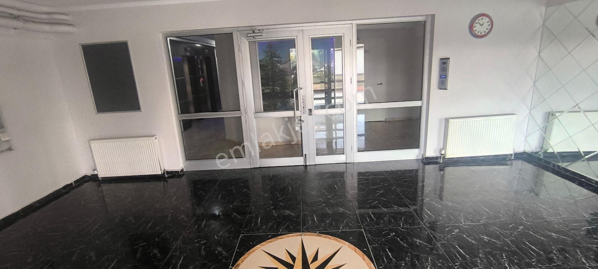 Devlet Mahallesi Devrimciler Caddesi Acil Satılık 4+1- 207 M² Daire - Görsel 3