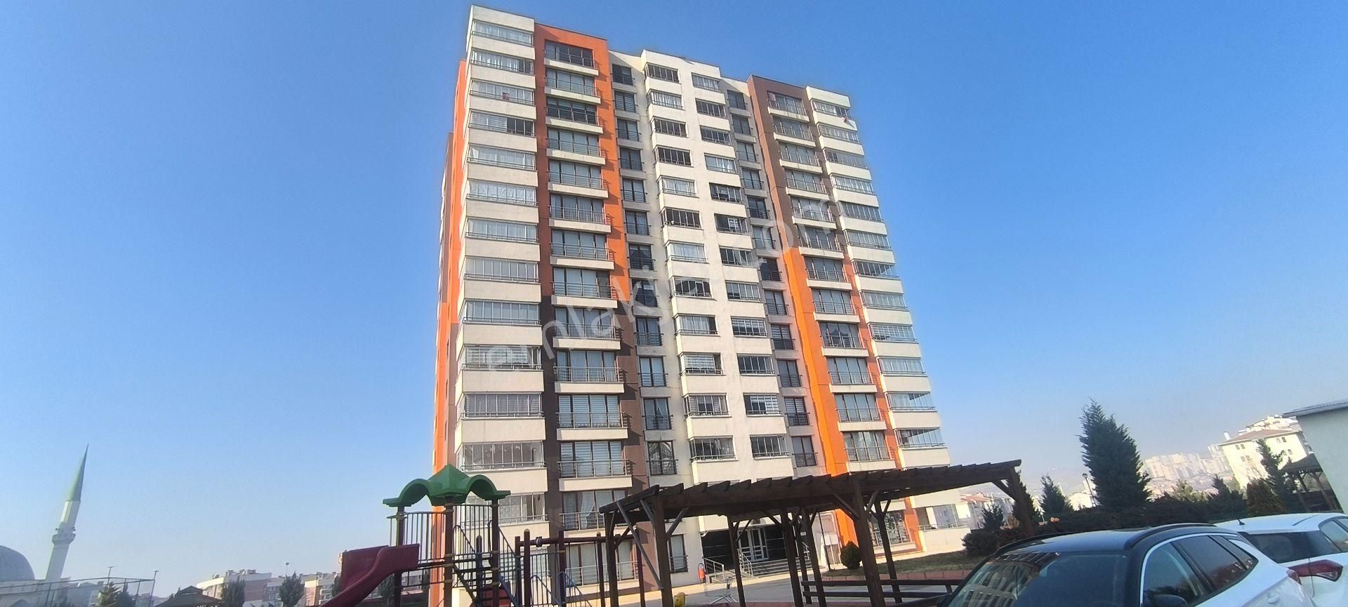 Devlet Mahallesi Devrimciler Caddesi Acil Satılık 4+1- 207 M² Daire