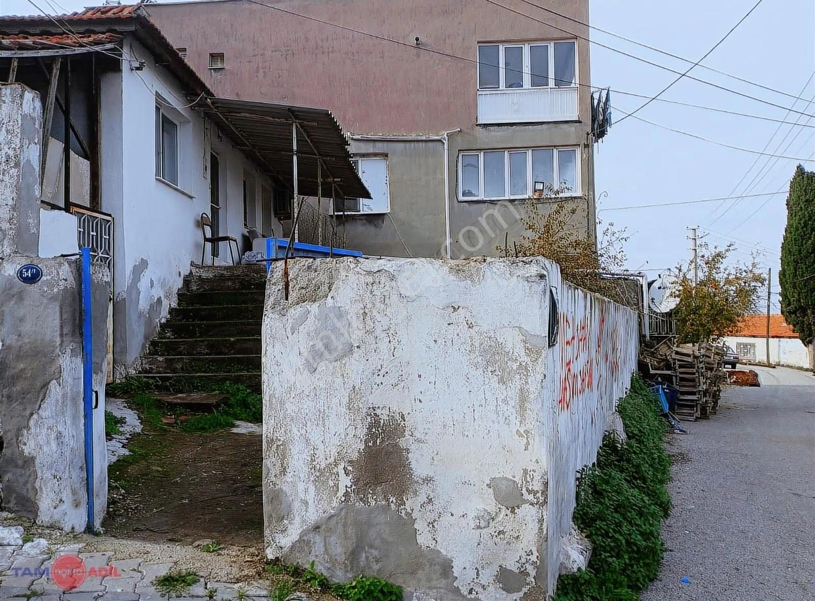 Dikili İsmetpaşa'da Satılık Müstakil Ev