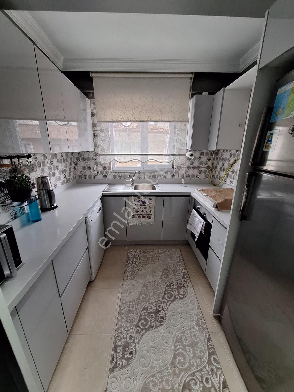 Yalova Esenköyde Satılık 2+1 90m2 Denize 100m Asansör Orta Kat Lüx Deire - Görsel 15