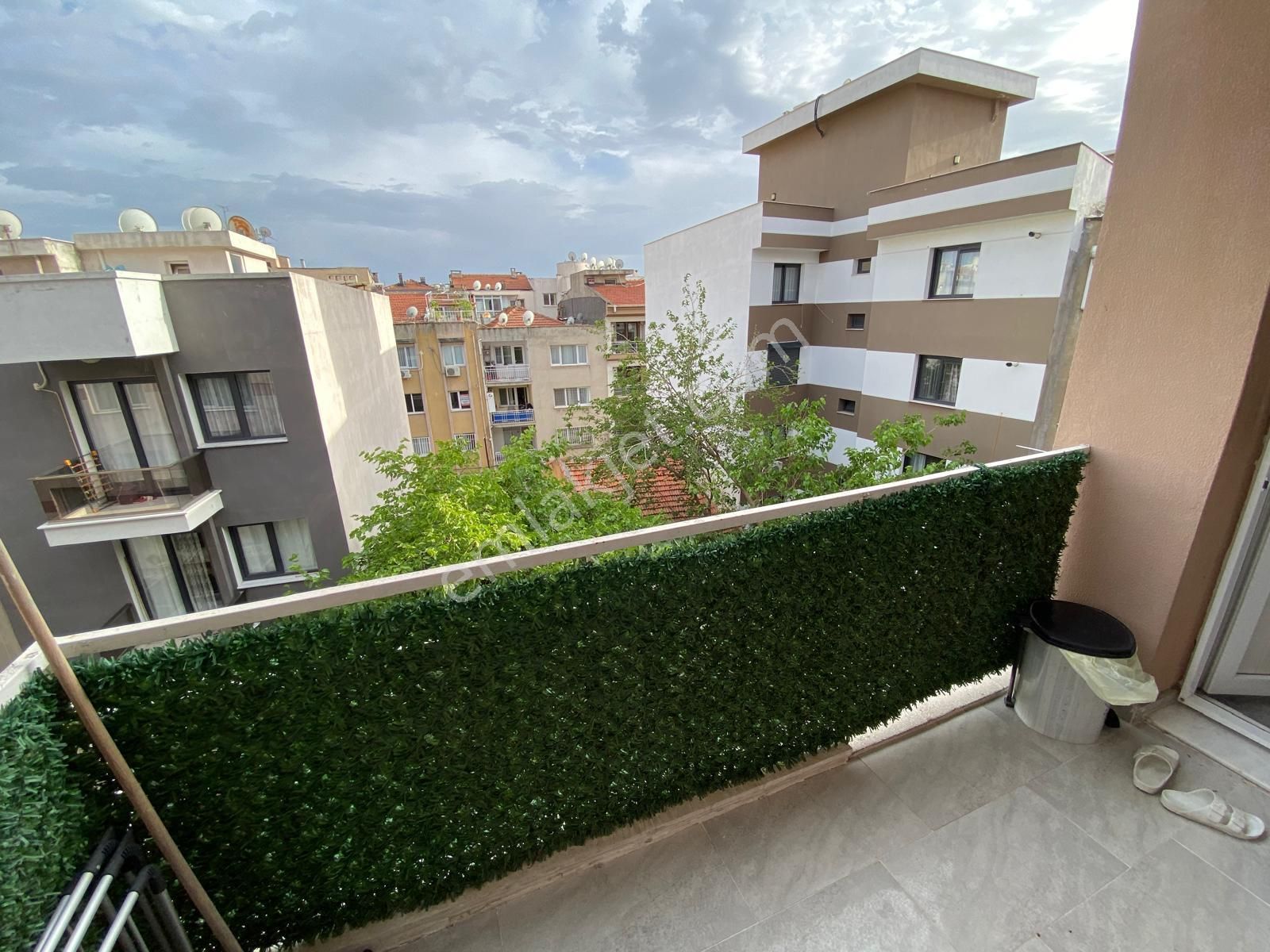 Üçyol Meydan Yakını Full Yapılı Otoparklı 2.kat Önü Açık Daire - Görsel 11